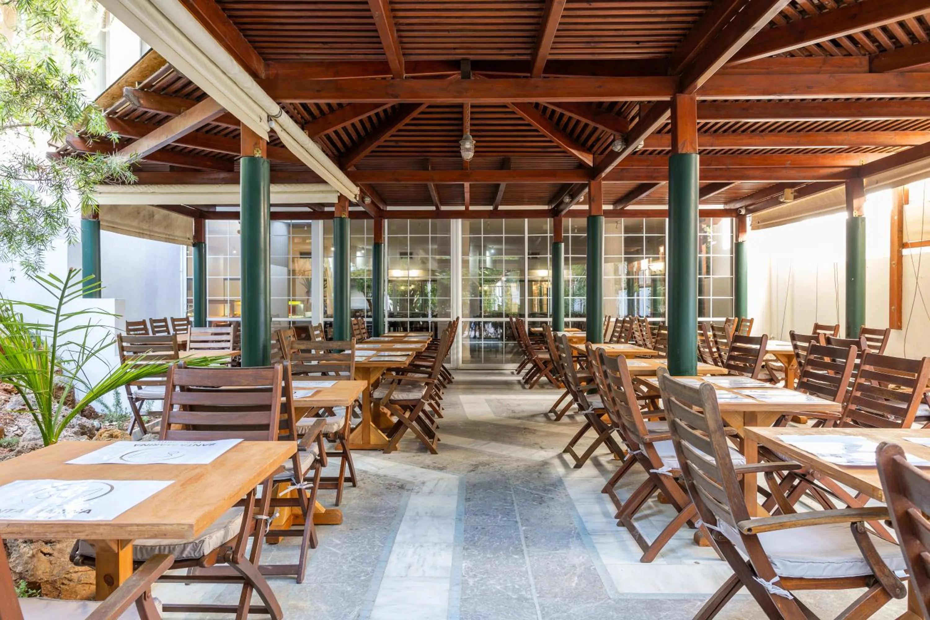 Restaurant/places to eat in Santa Marina Unique Hotel