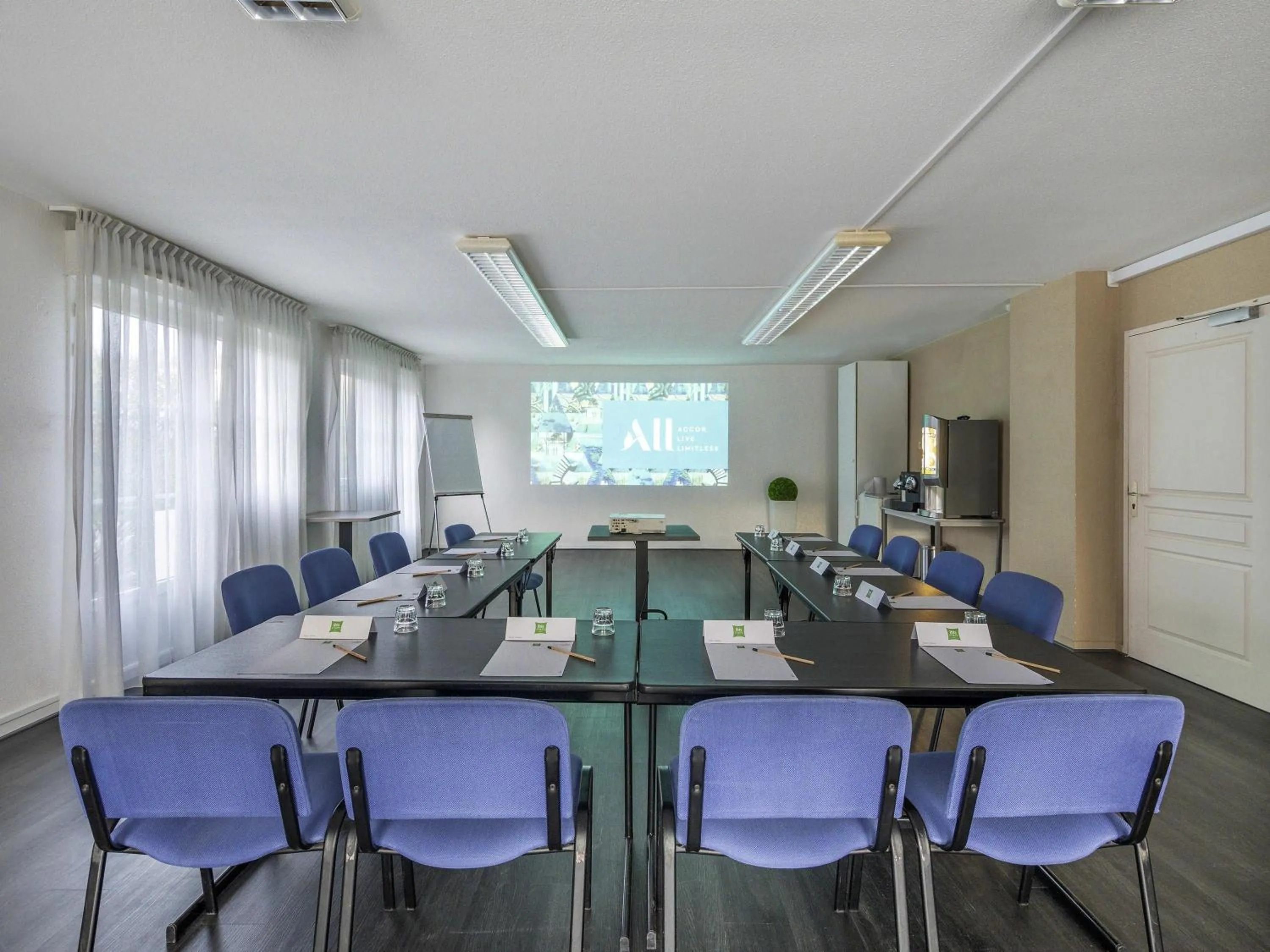 Meeting/conference room in ibis Styles Marennes d'Oléron