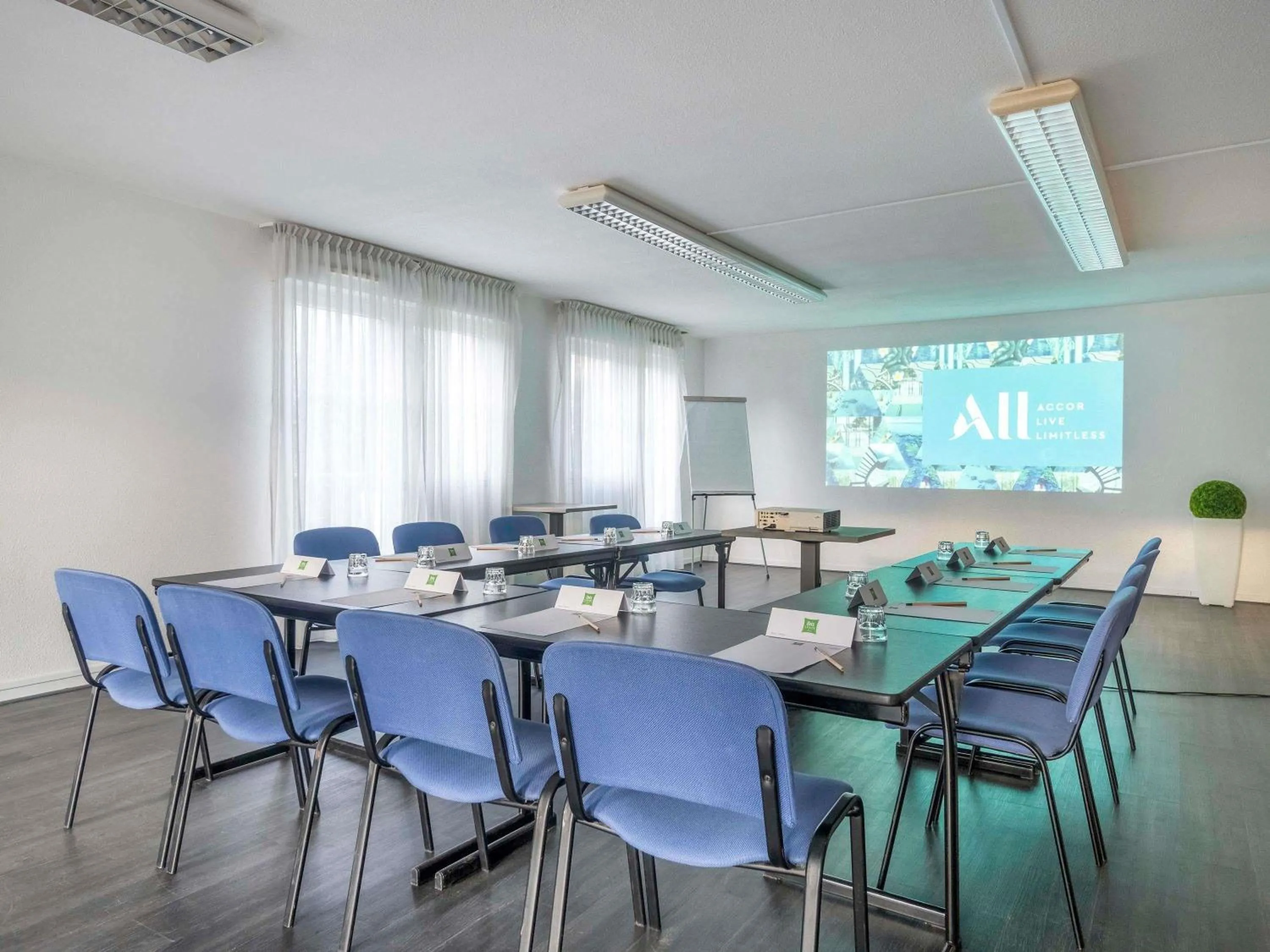 Property building in ibis Styles Marennes d'Oléron