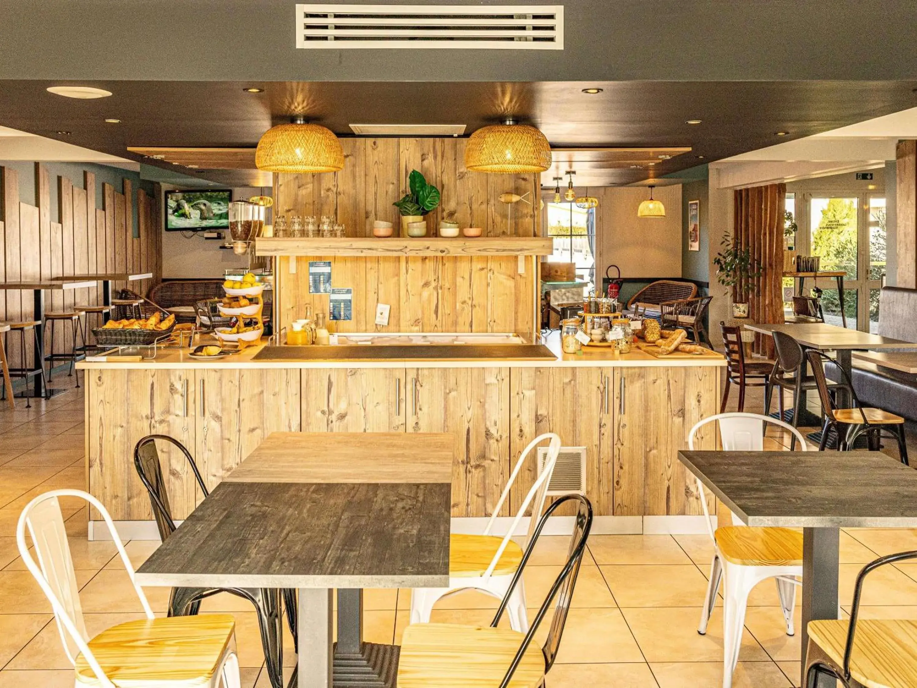 Restaurant/places to eat in ibis Styles Marennes d'Oléron Restaurant/places to eat in ibis Styles Marennes d'Oléron