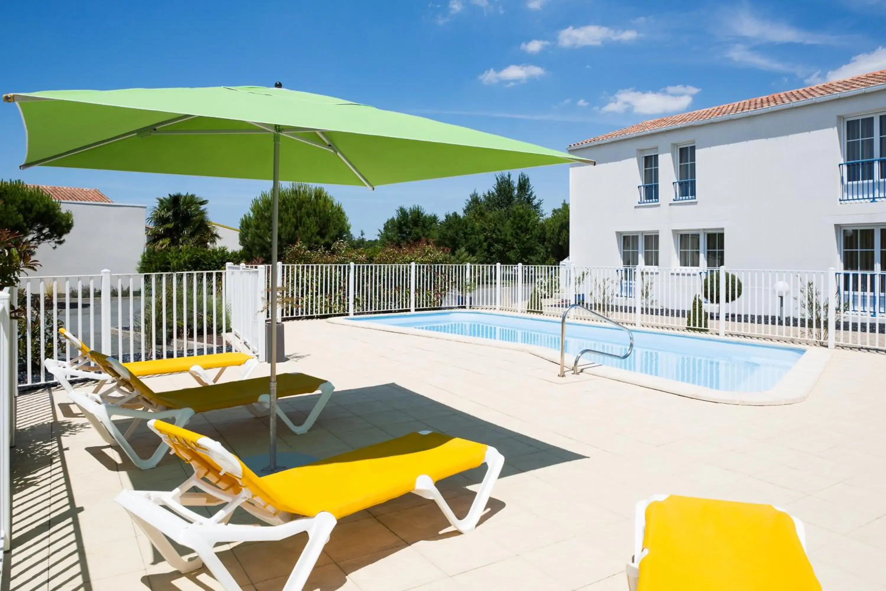 Swimming pool in ibis Styles Marennes d'Oléron Swimming pool in ibis Styles Marennes d'Oléron