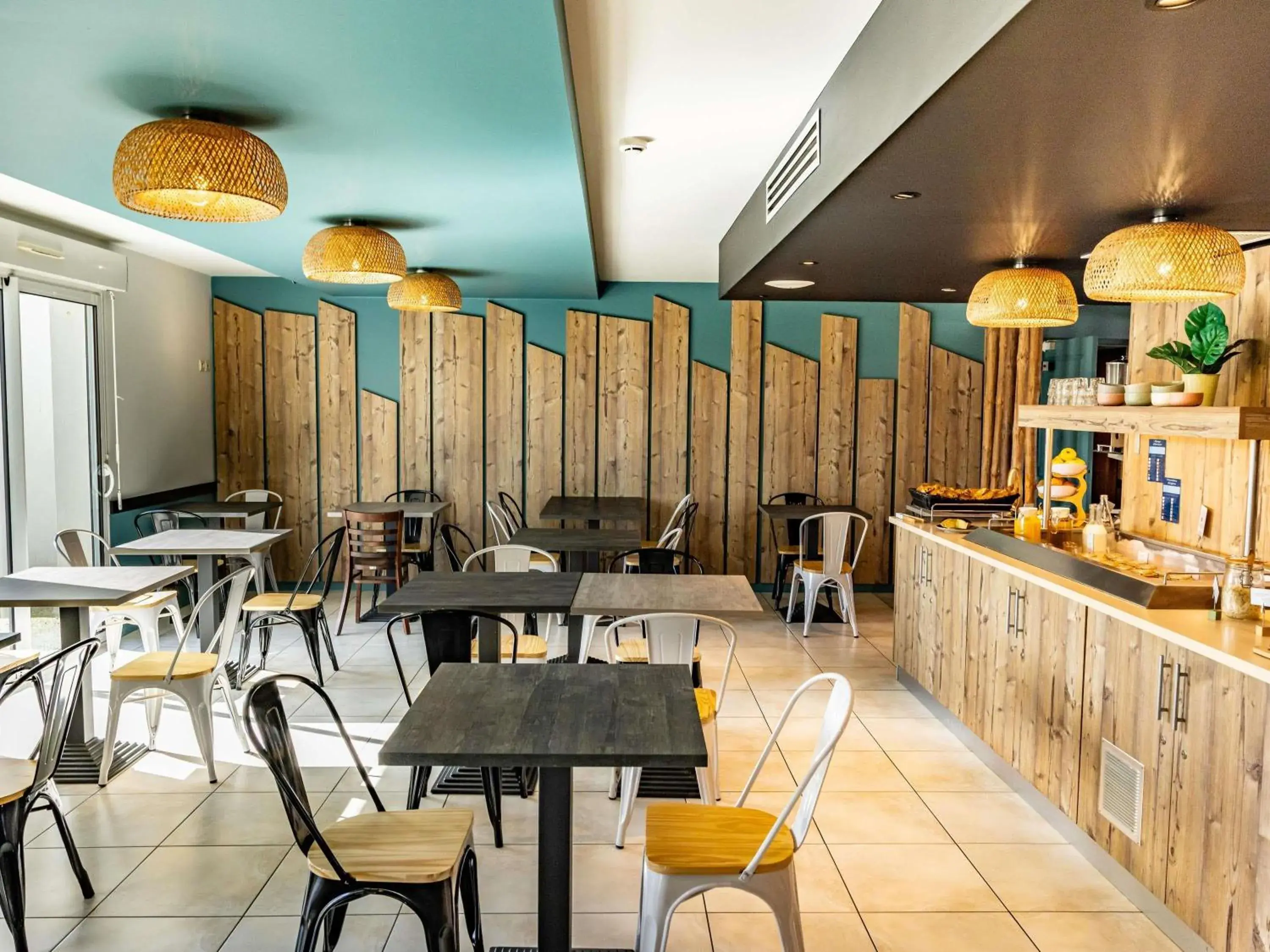 Restaurant/places to eat in ibis Styles Marennes d'Oléron Restaurant/places to eat in ibis Styles Marennes d'Oléron