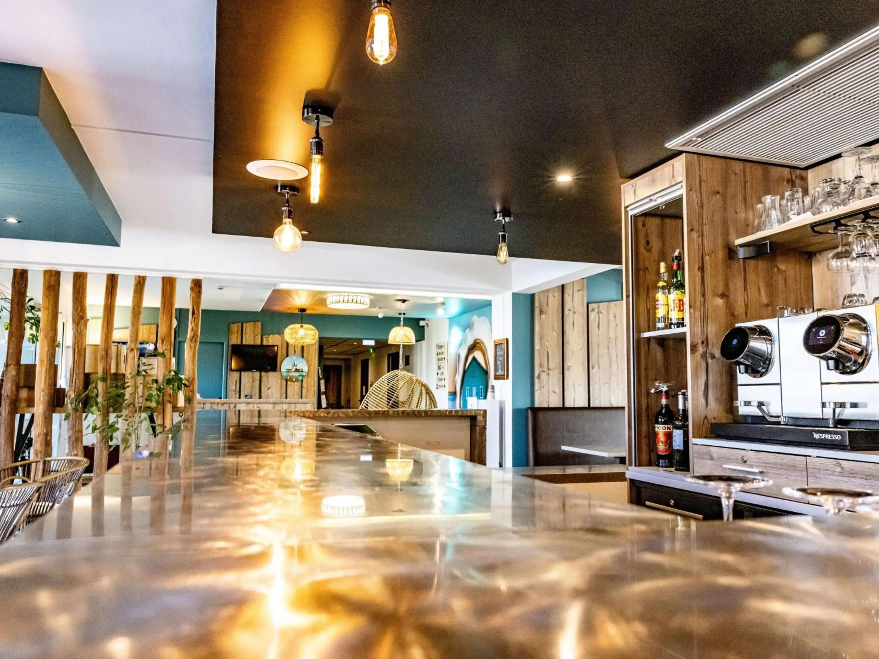 Lounge or bar in ibis Styles Marennes d'Oléron Lounge or bar in ibis Styles Marennes d'Oléron
