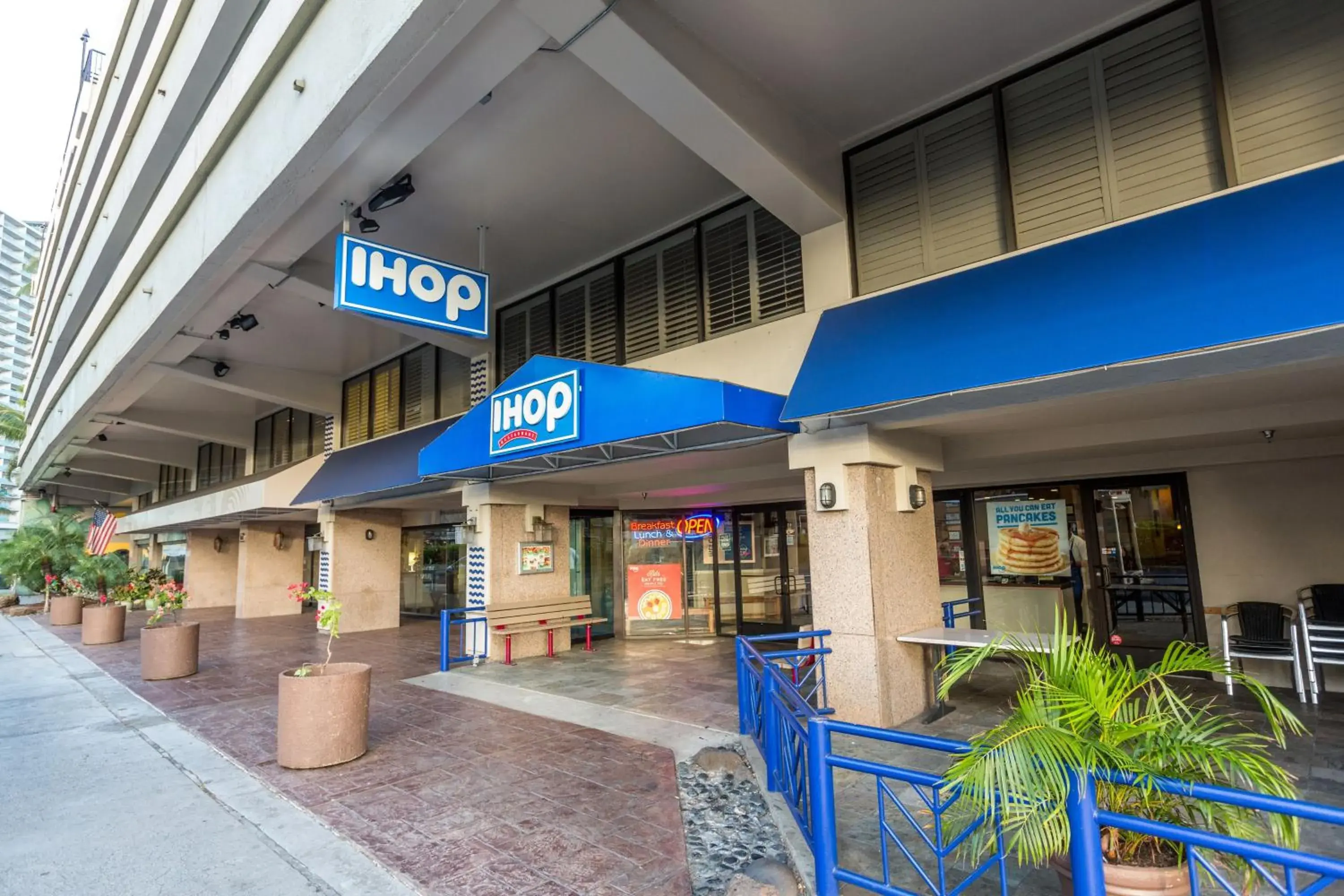 Restaurant/places to eat in Aqua Palms Waikiki Restaurant/places to eat in Aqua Palms Waikiki