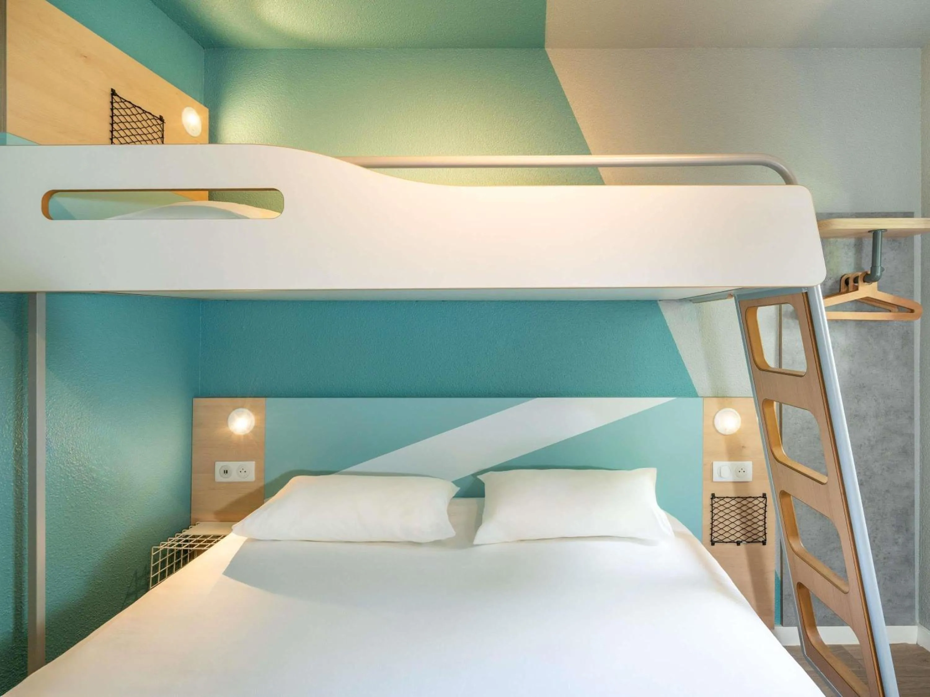 Bedroom, Bed in ibis budget Nantes Sainte Luce - Hôtel Rénové