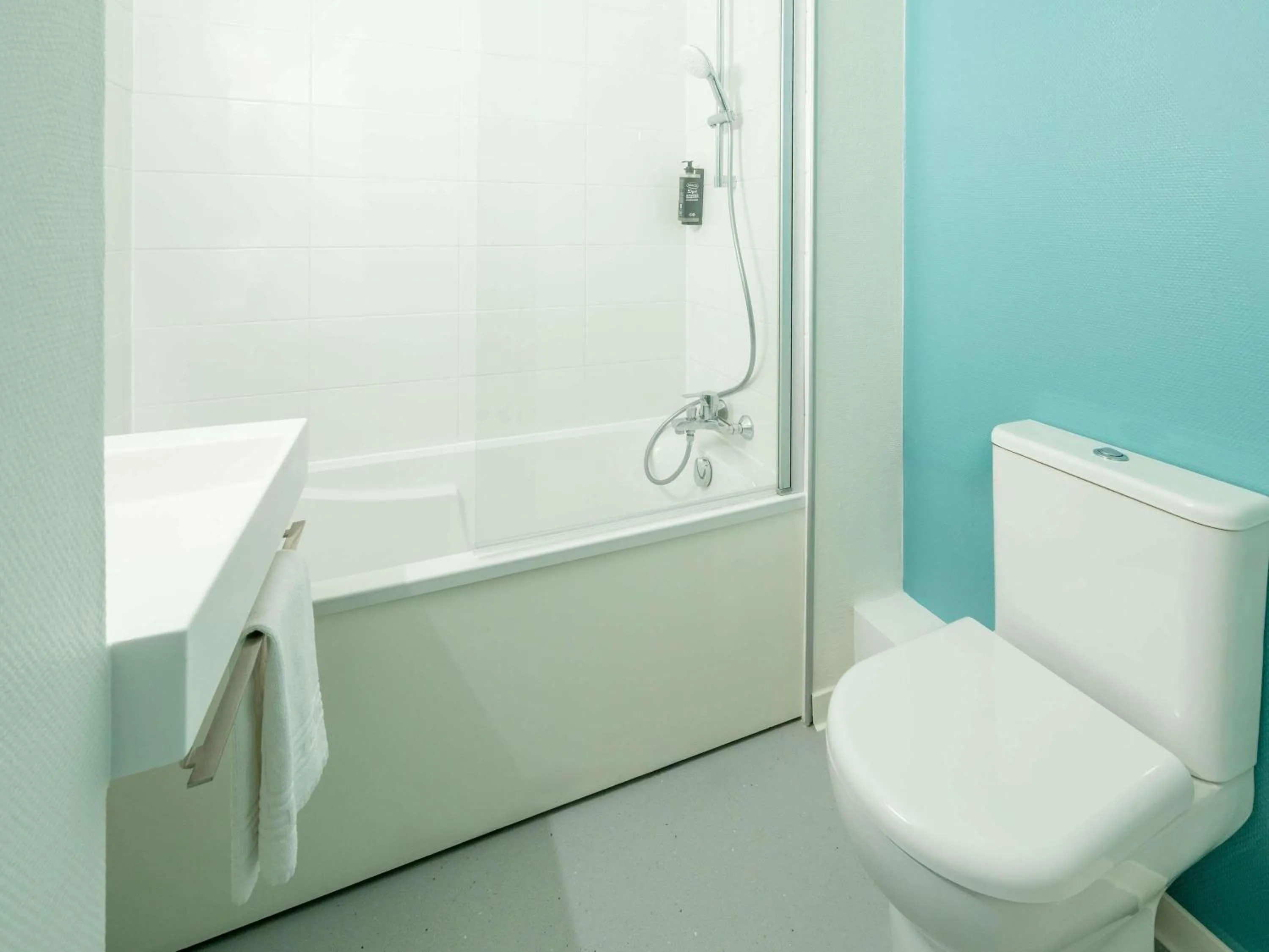 Bedroom in ibis budget Nantes Sainte Luce - Hôtel Rénové