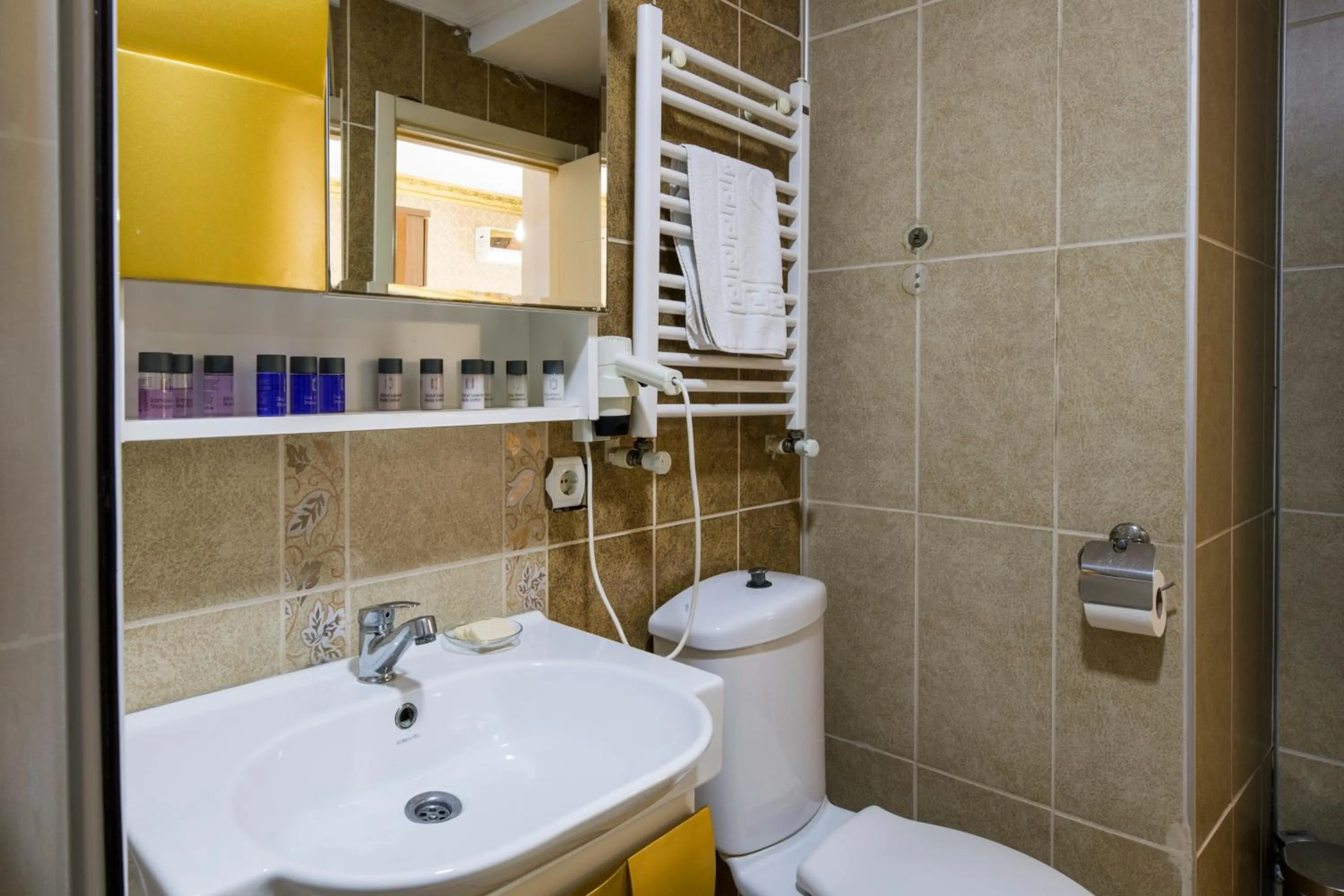 Shower in Punto Suite