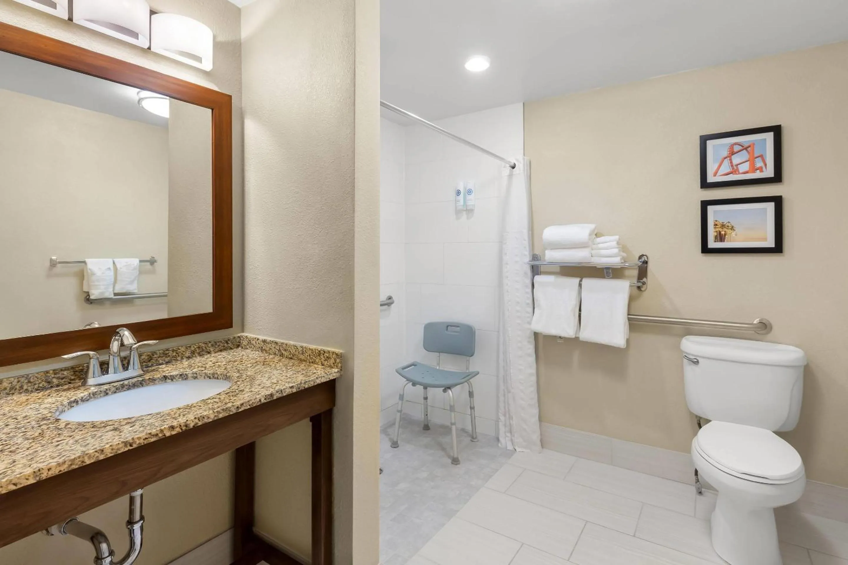 Bedroom in Comfort Suites Near Universal Orlando Resort