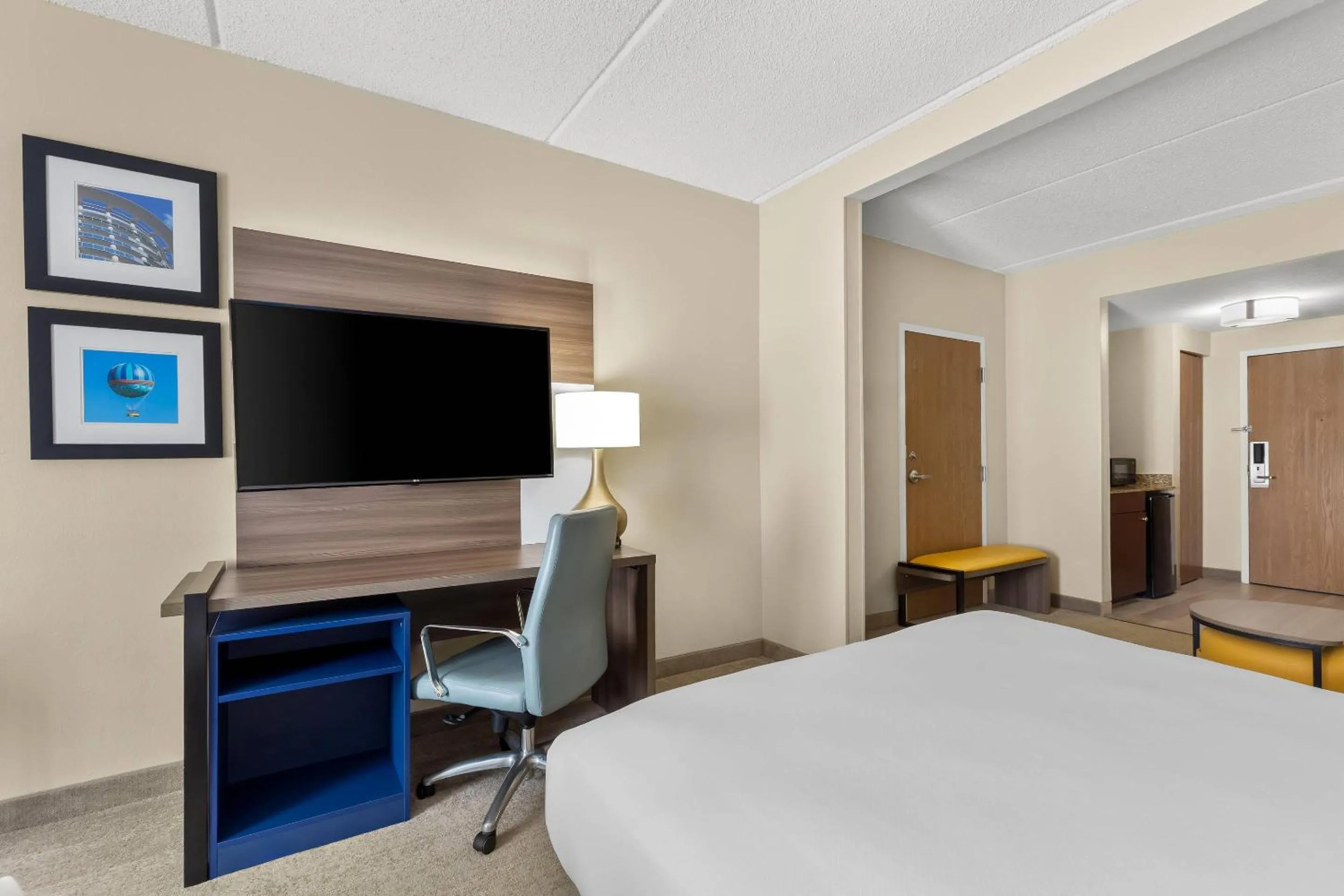 Bedroom, Bed in Comfort Suites Near Universal Orlando Resort