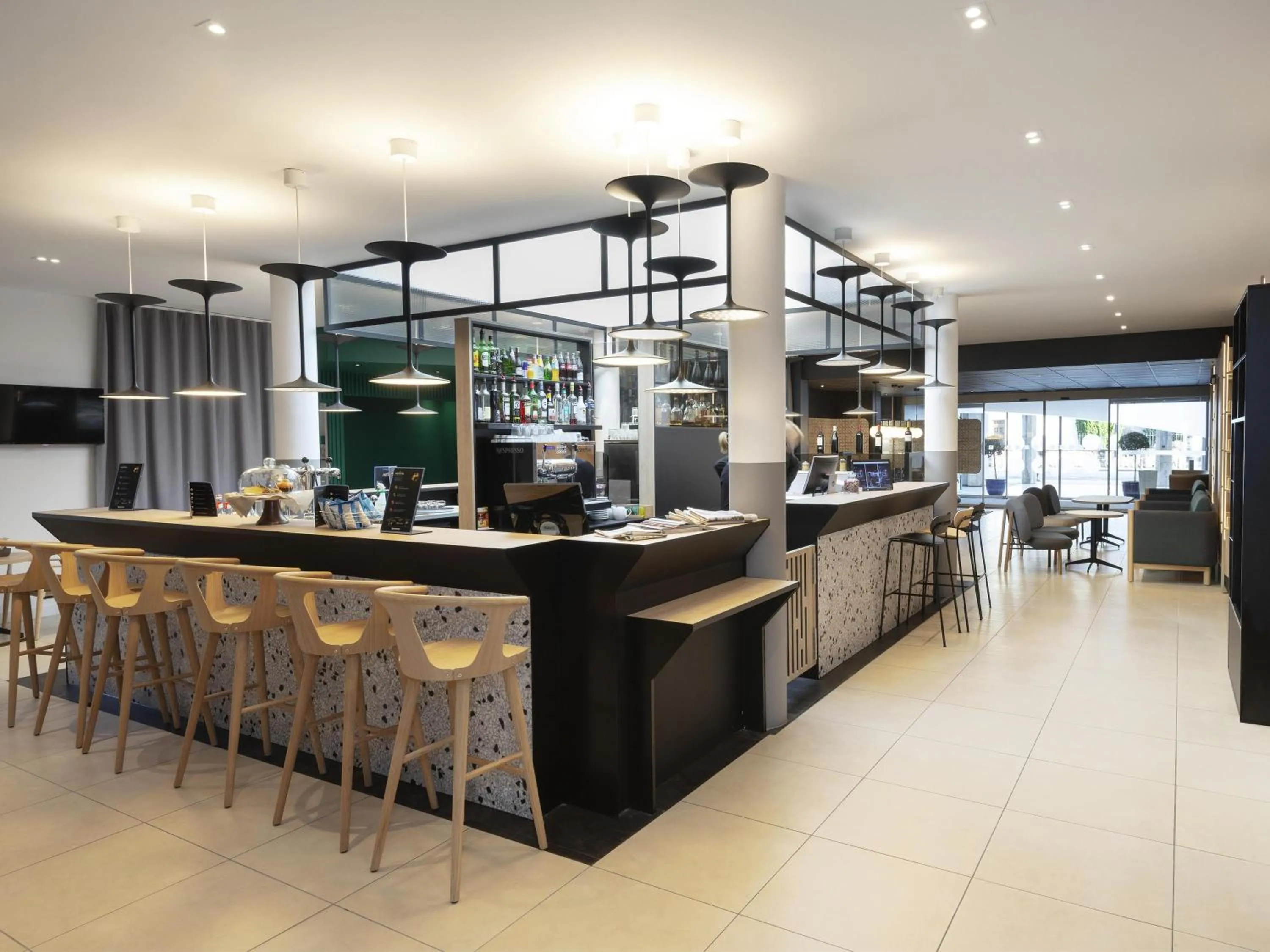 Lounge or bar in Novotel Blois Centre Val De Loire