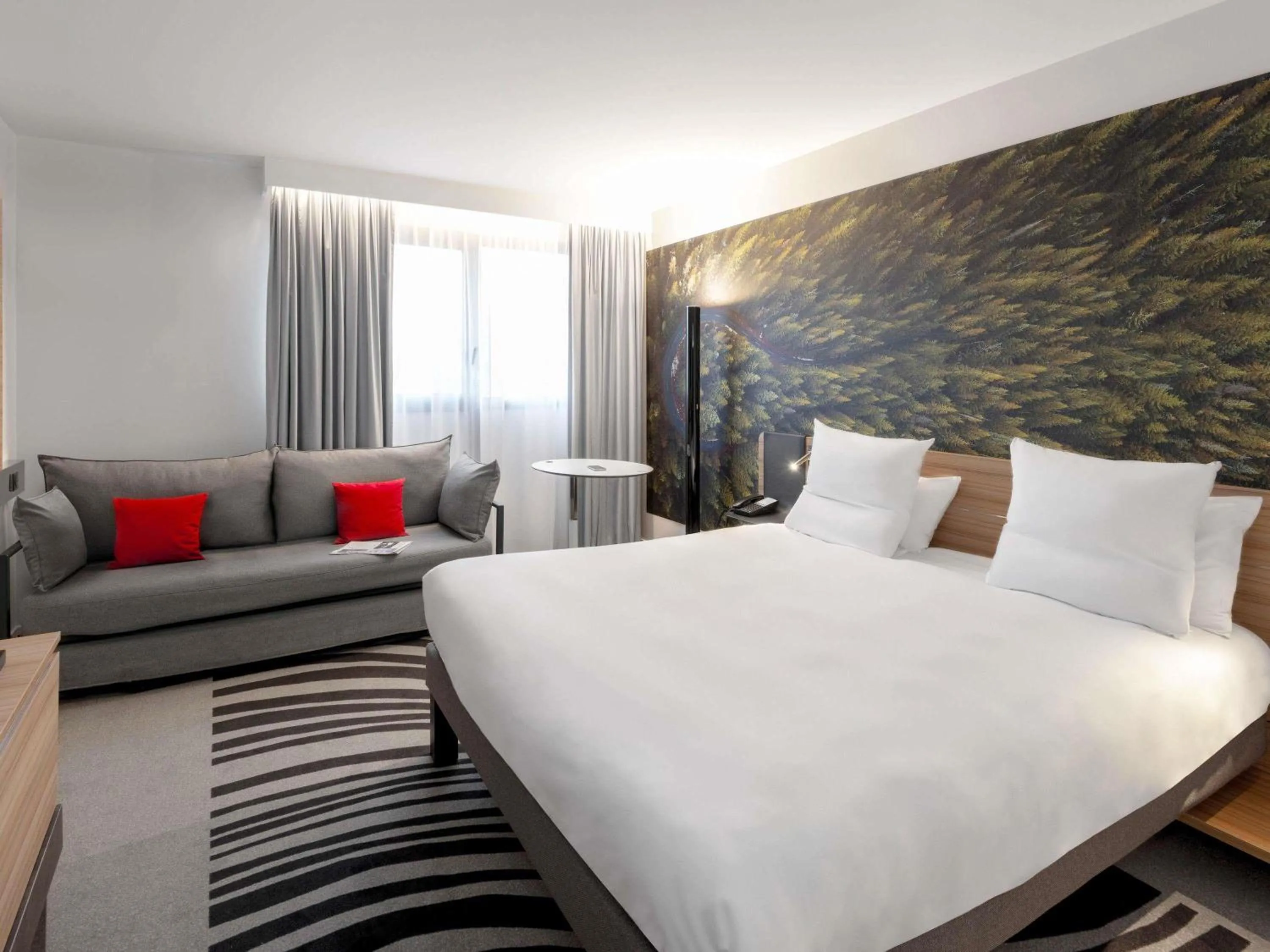 Bedroom, Bed in Novotel Blois Centre Val De Loire