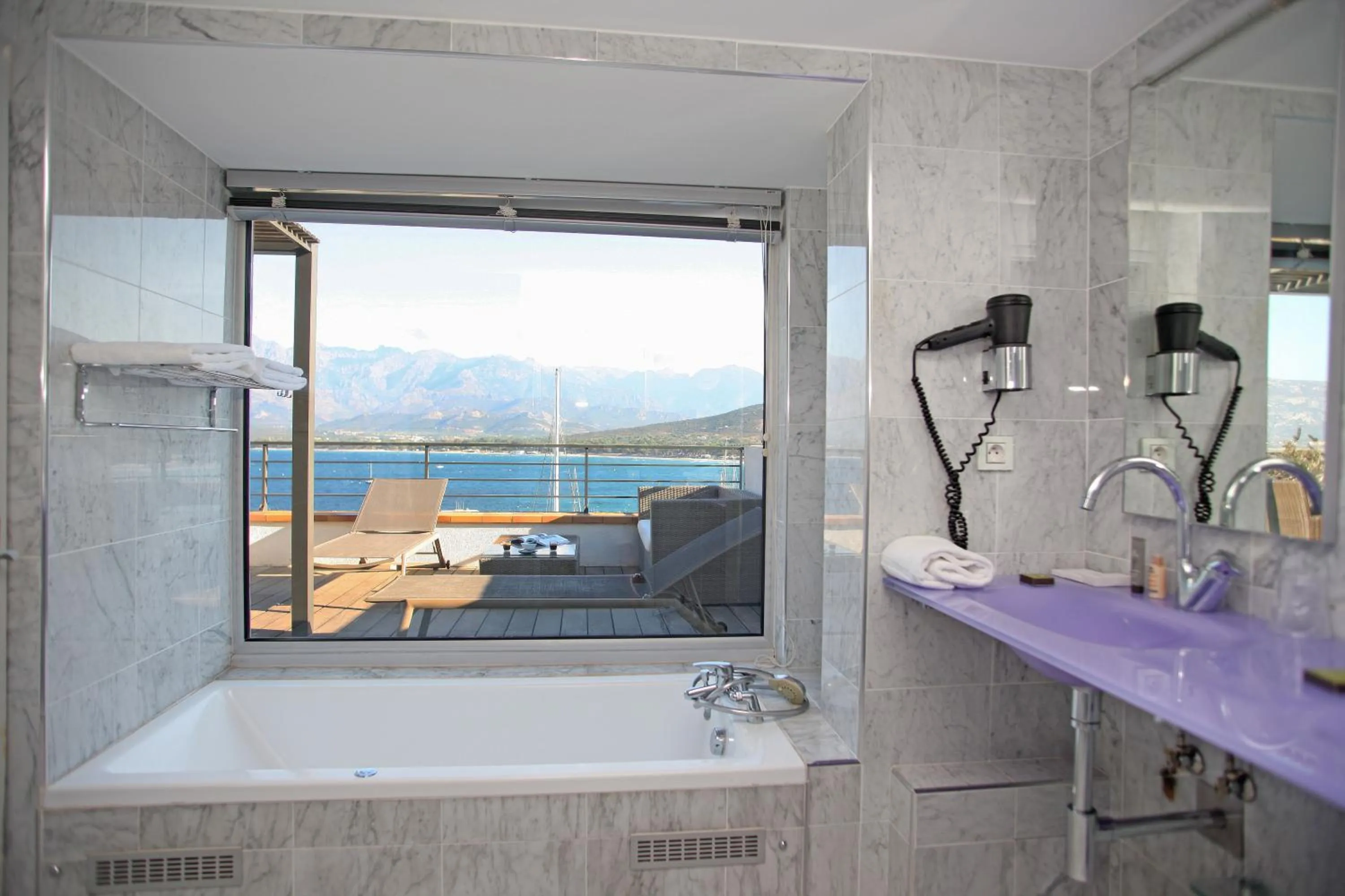 Bathroom in Hotel Balanea