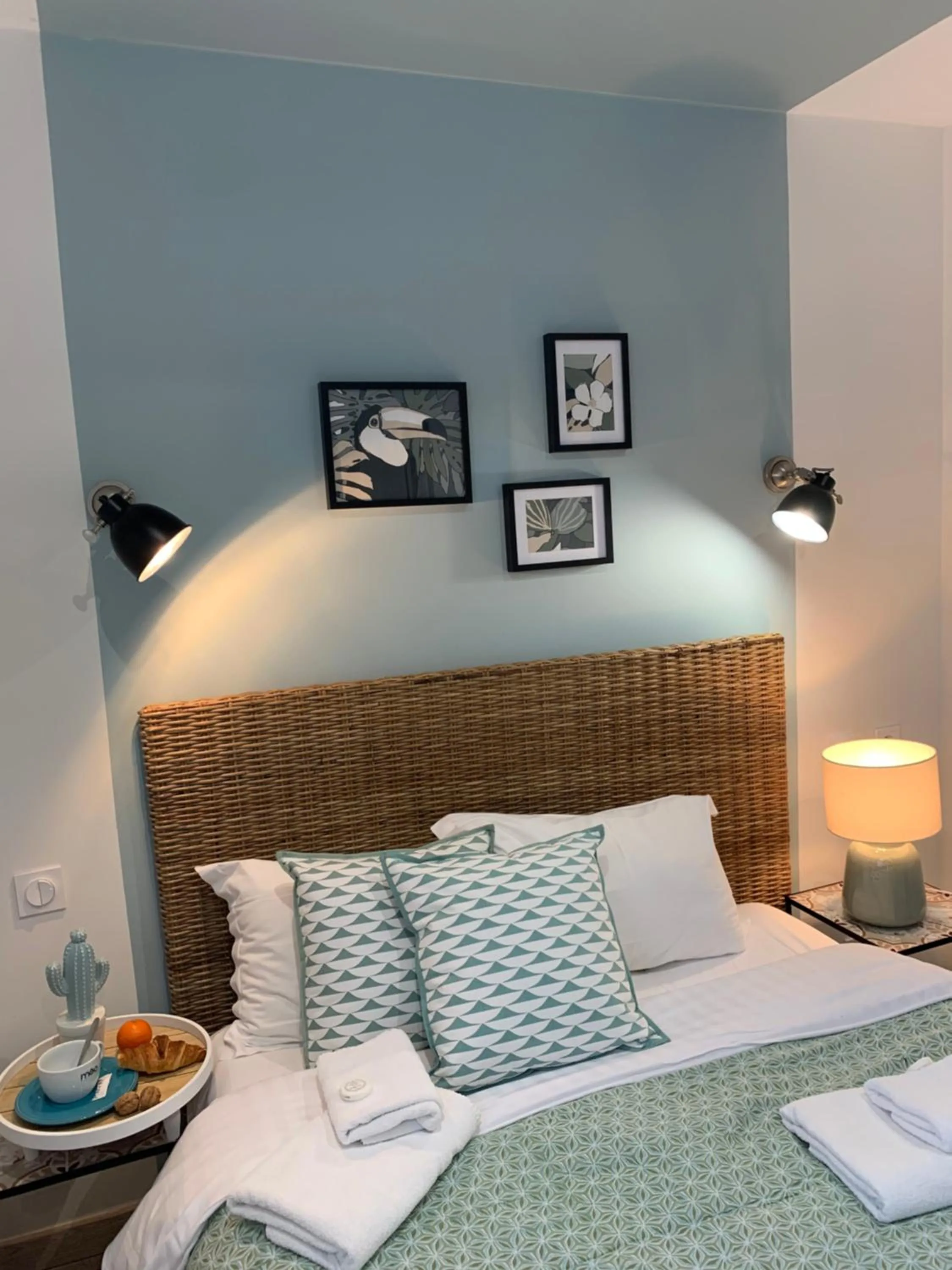 Bedroom, Bed in Hotel Les Embruns