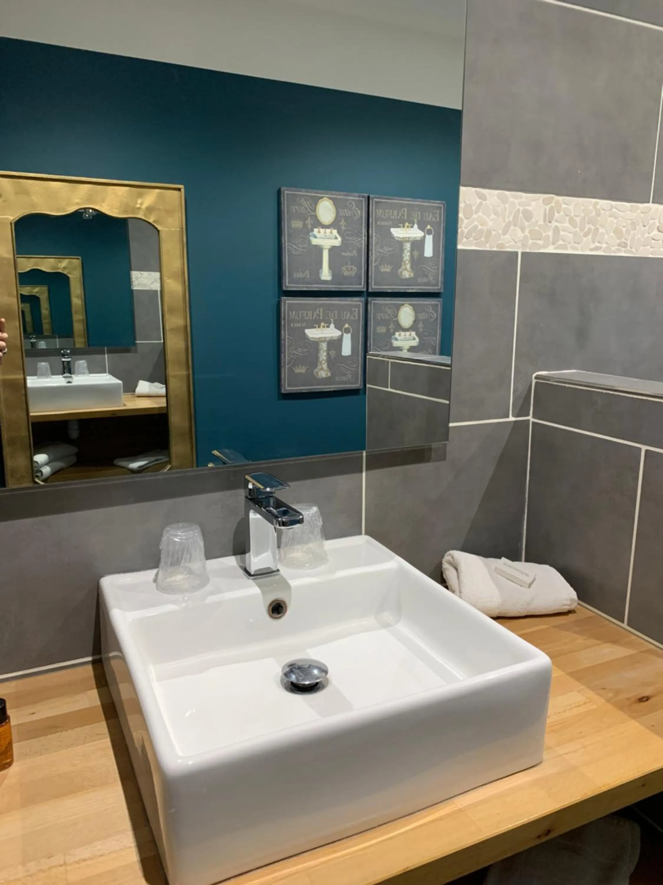 Bathroom in Hotel Les Embruns