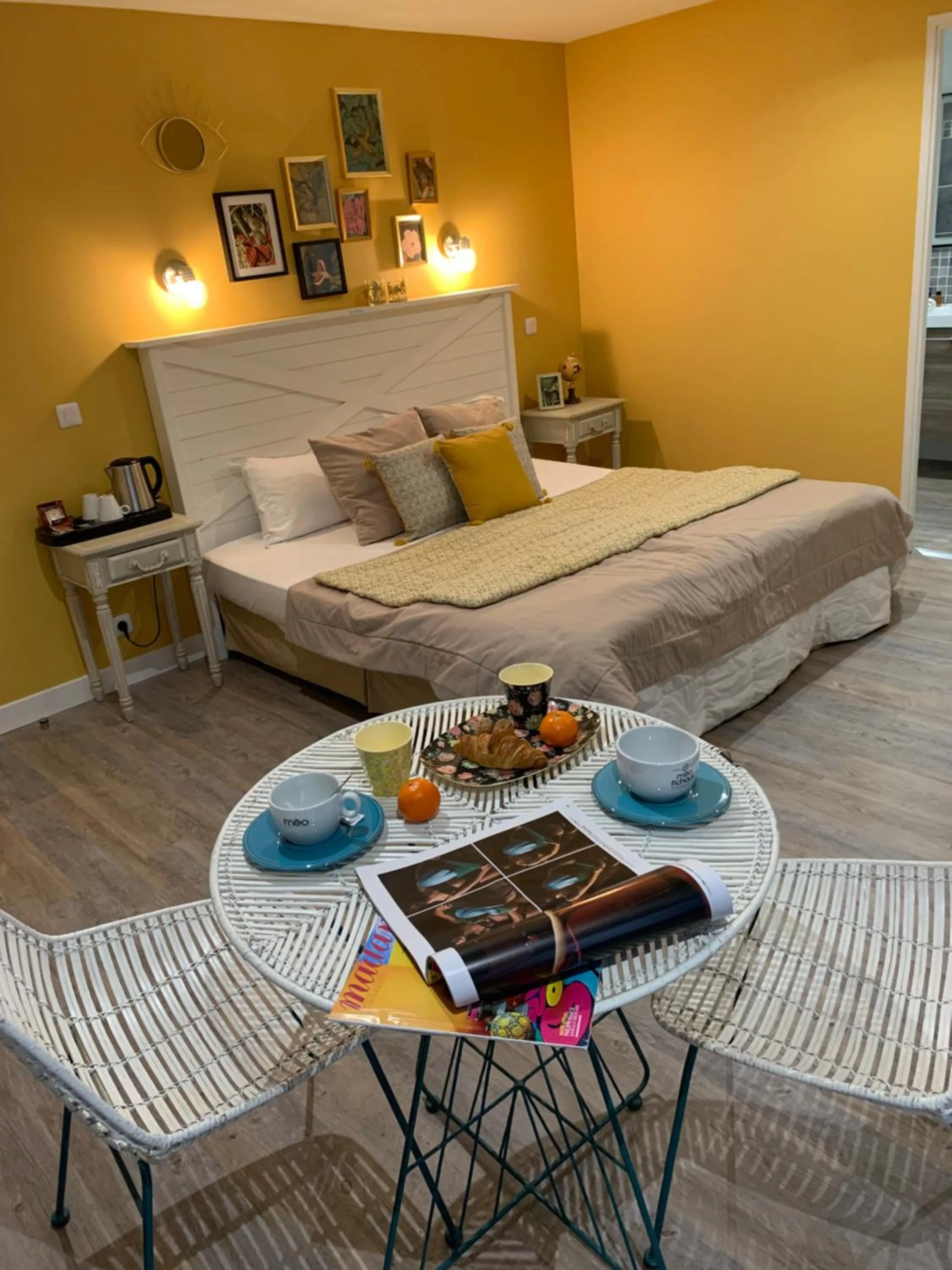 Bed in Hotel Les Embruns