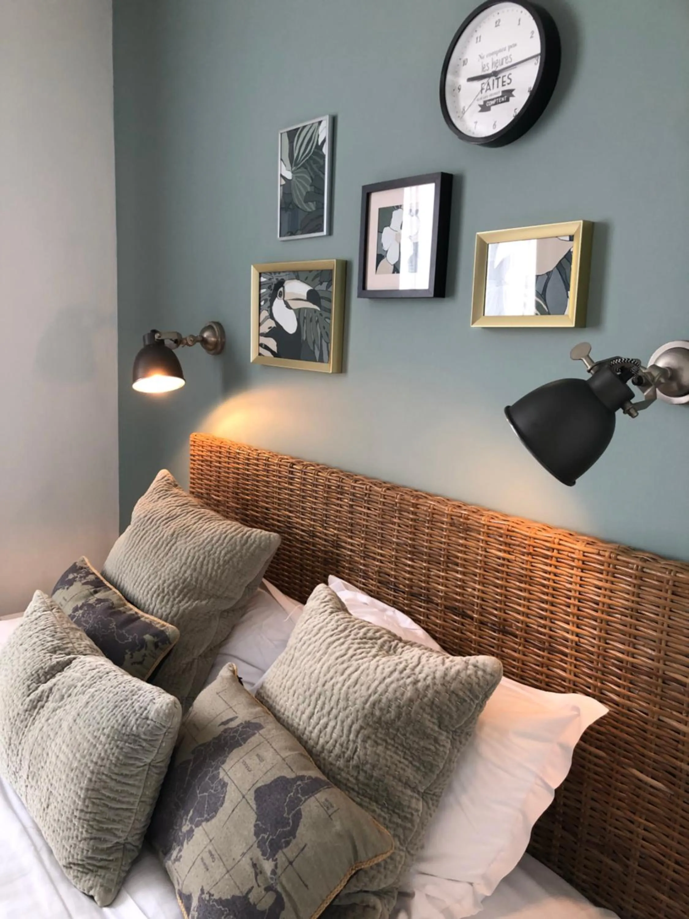 Decorative detail, Bed in Hotel Les Embruns