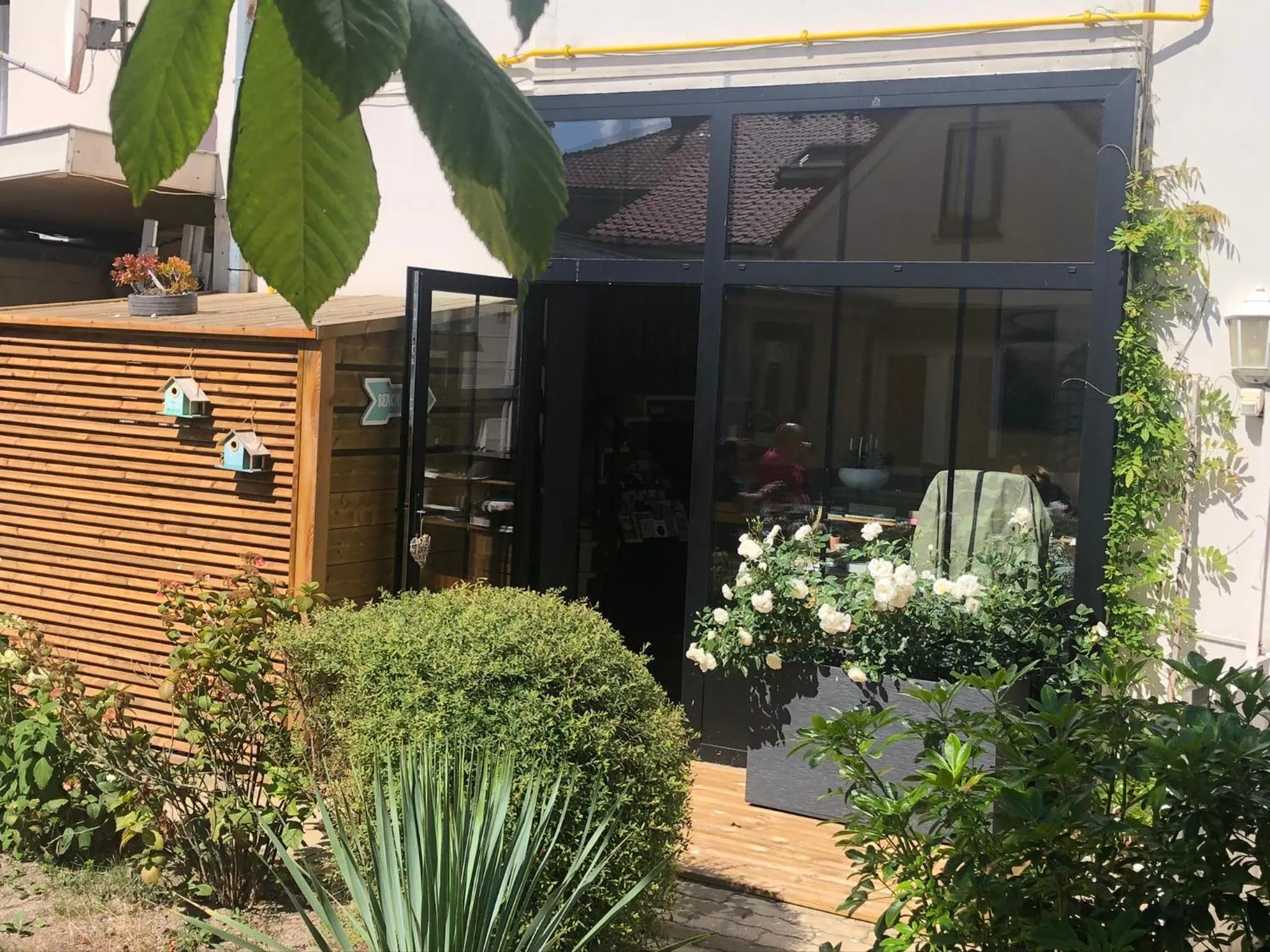 Patio in Hotel Les Embruns