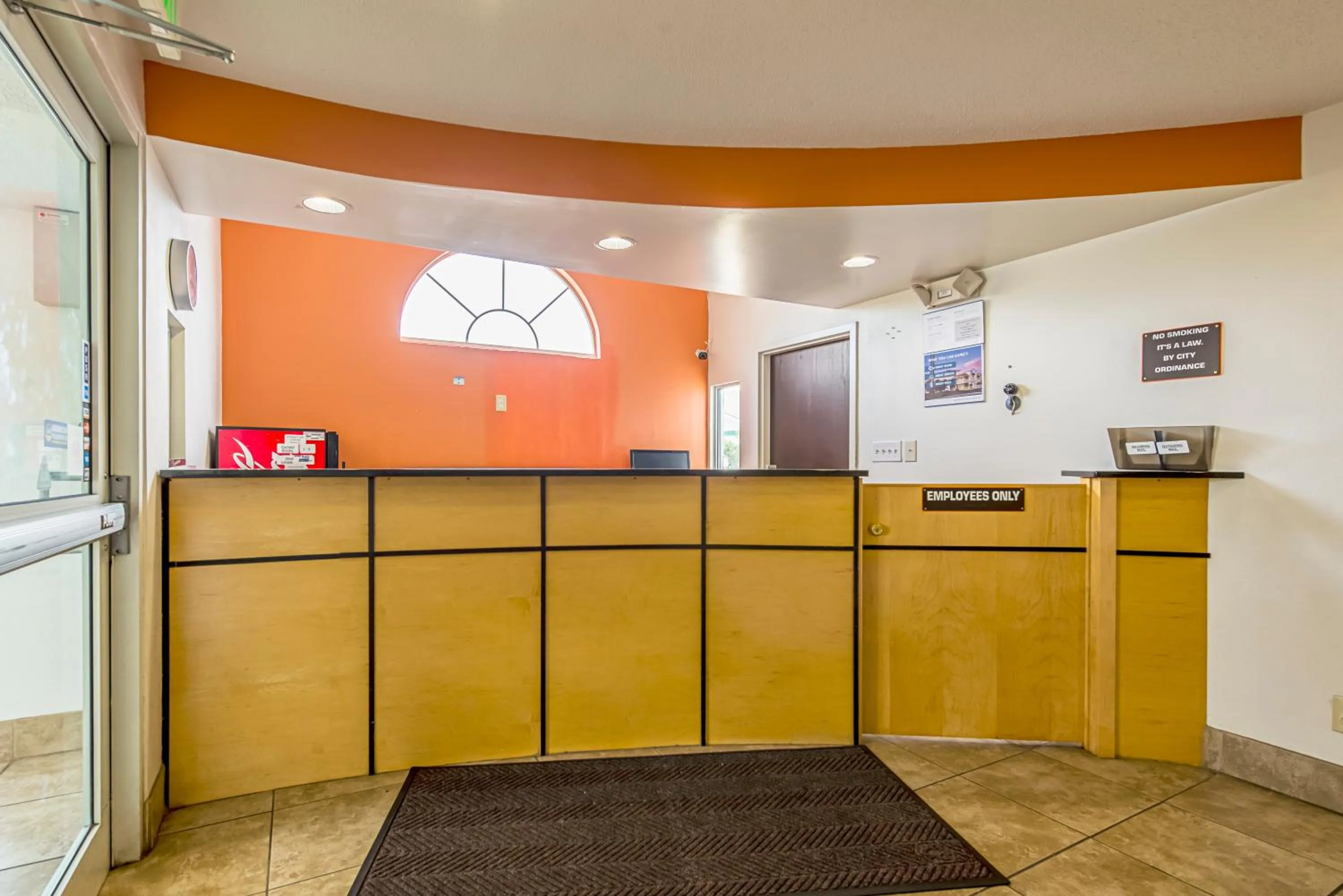 Lobby or reception in Motel 6 Indianapolis Carmel