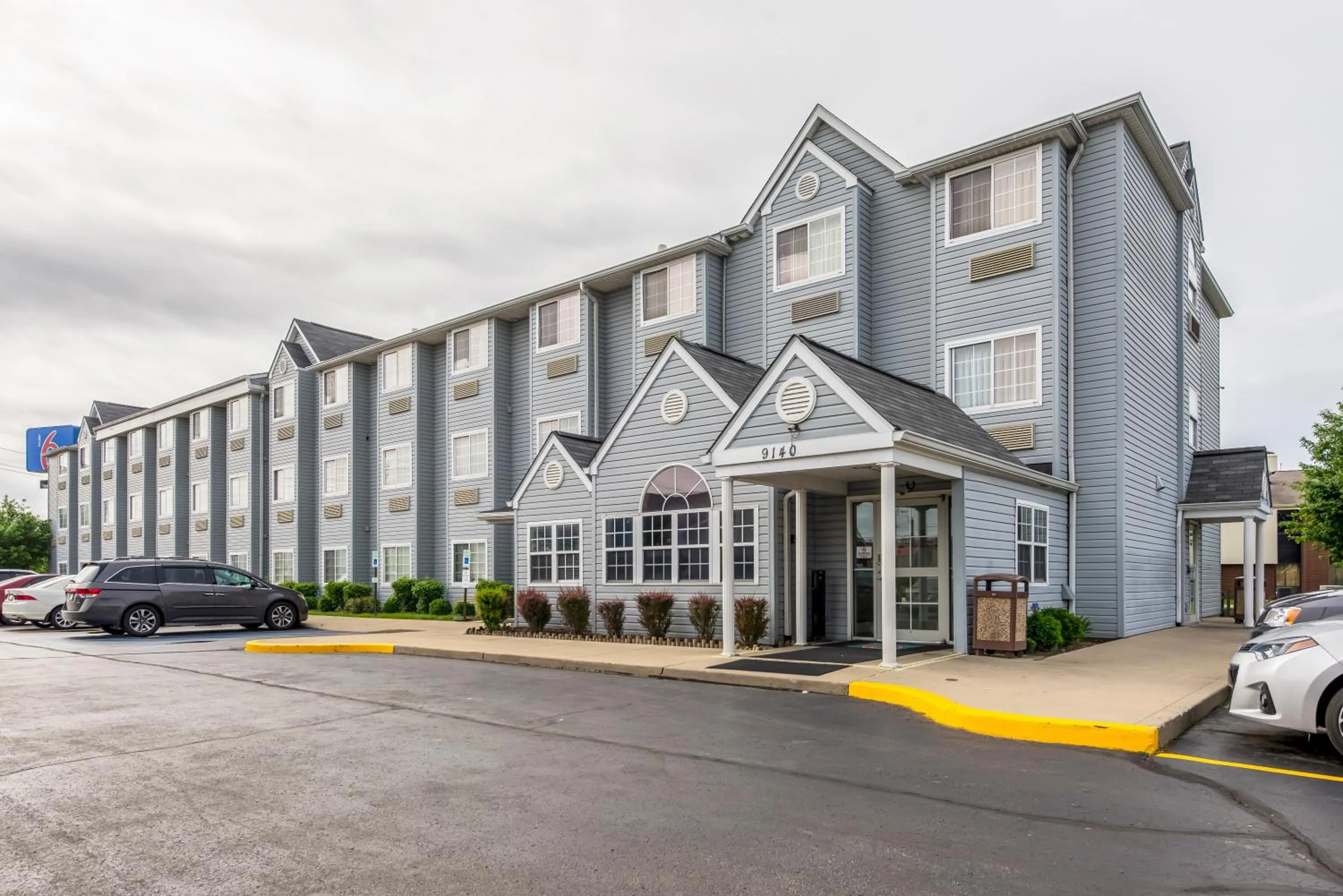 Property building in Motel 6 Indianapolis Carmel