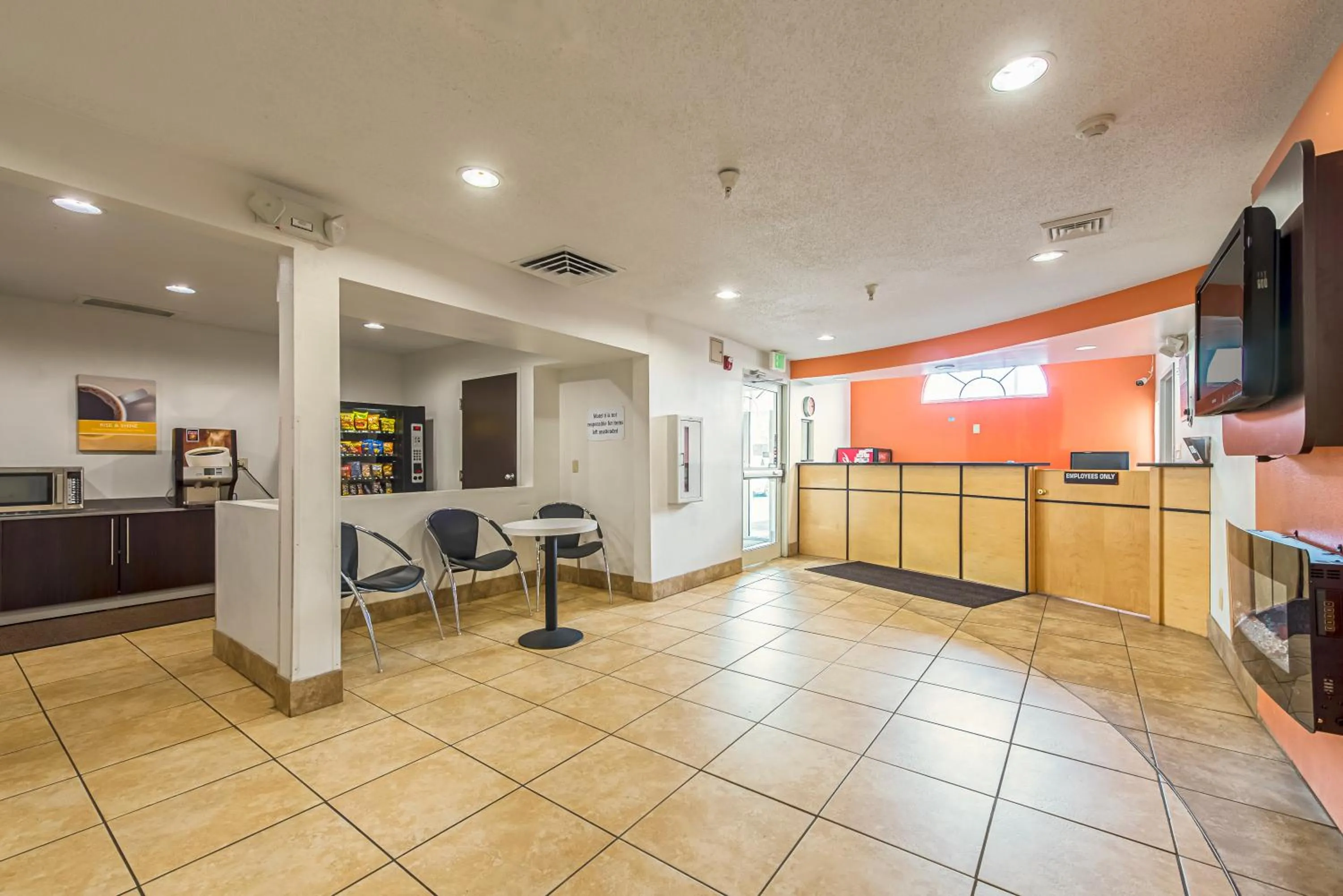 Lobby or reception in Motel 6 Indianapolis Carmel