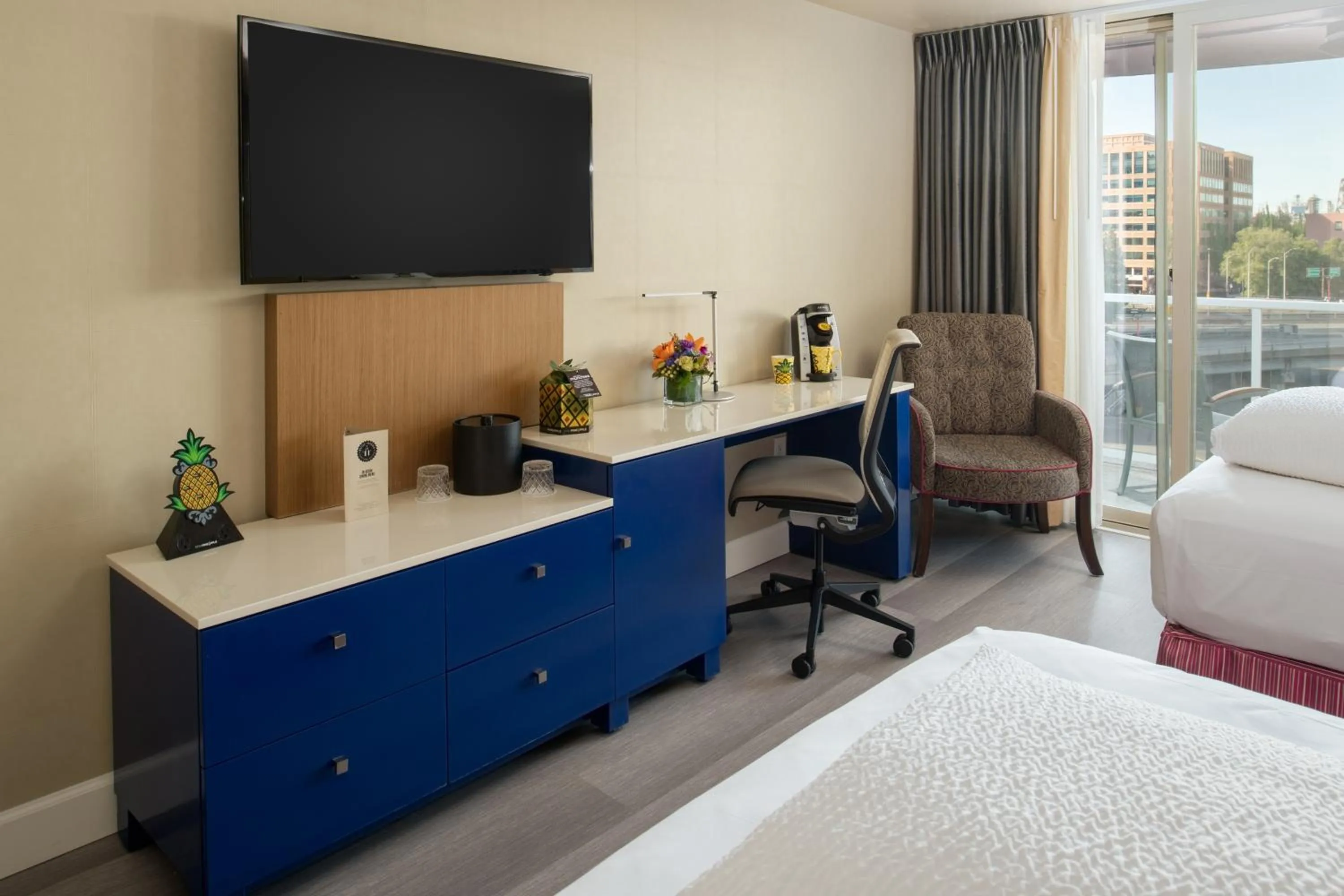 TV and multimedia, Bed in Staypineapple, Hotel Rose, Downtown Portland