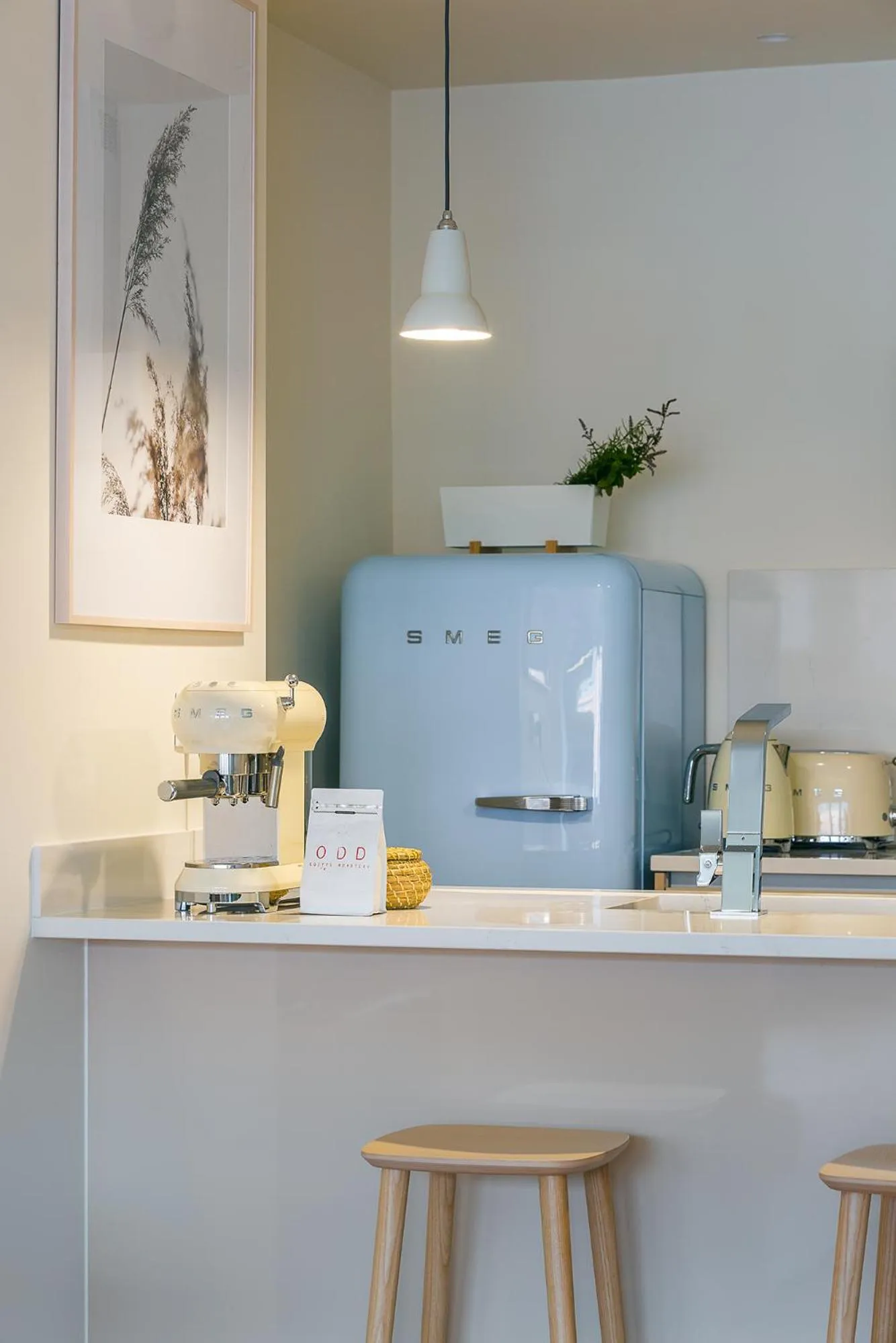 Coffee/tea facilities in Three House Hotel