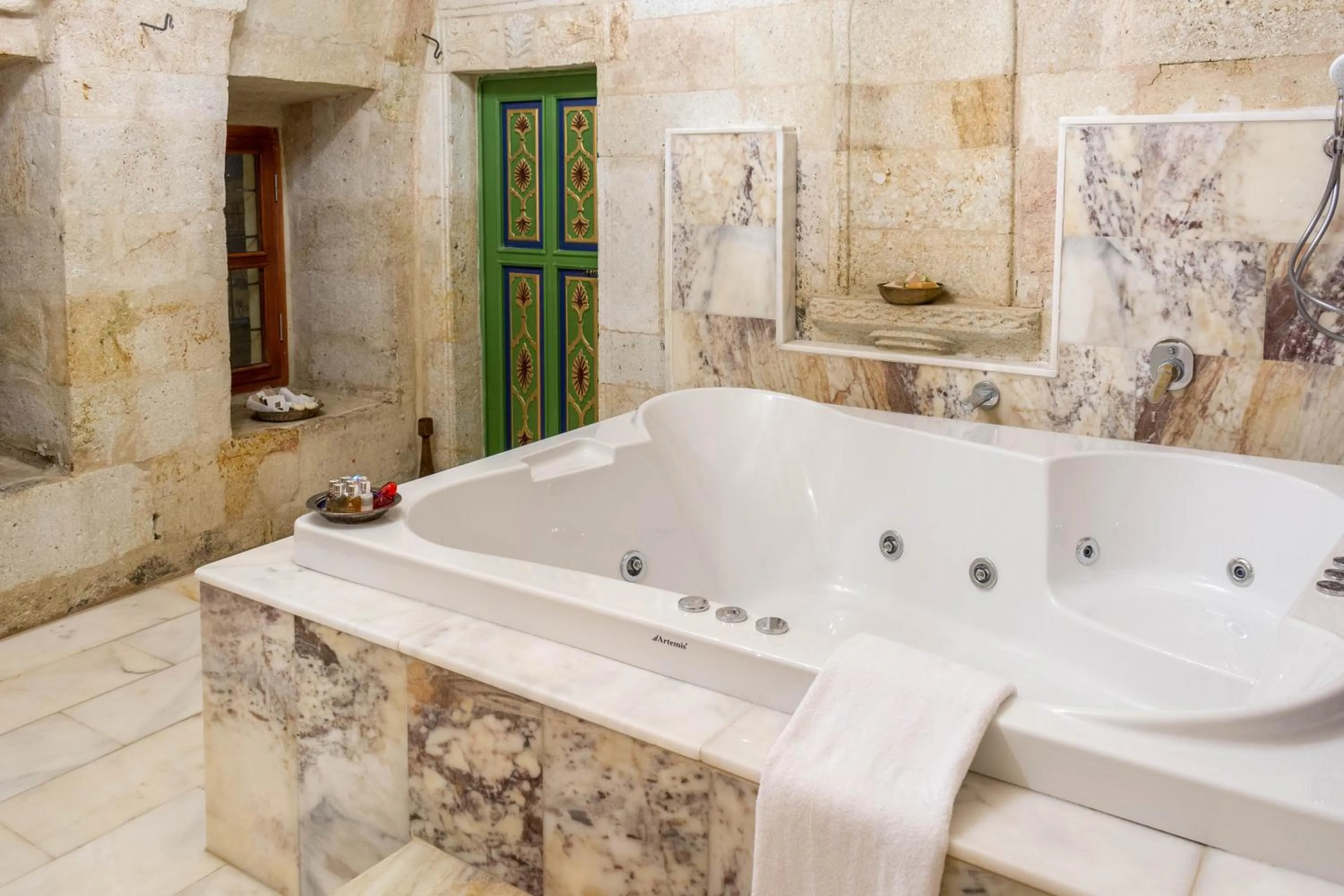 Spa and wellness centre/facilities in Zeydem Suites