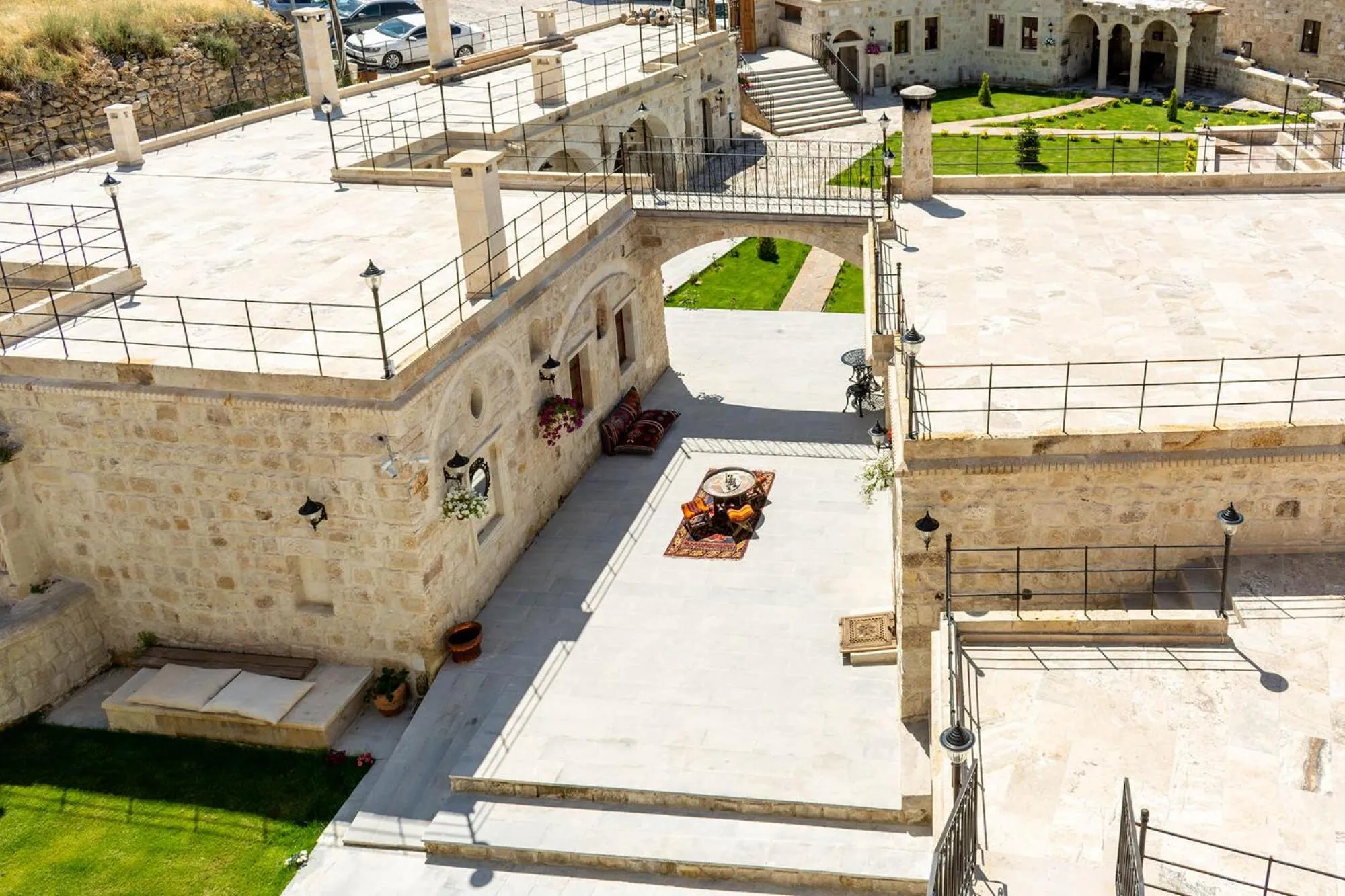 Garden in Zeydem Suites