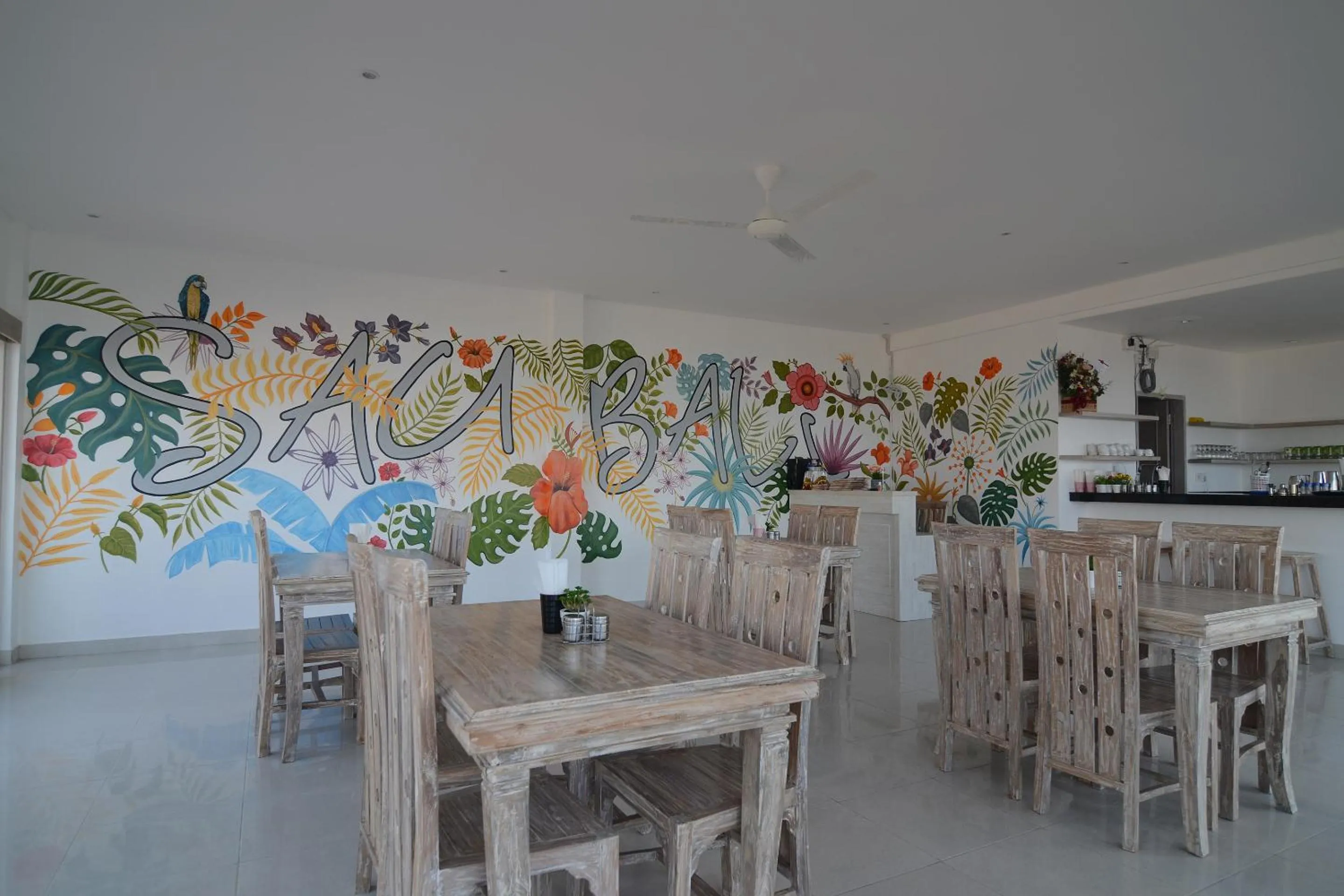 Restaurant/places to eat in Sau Bali Beach House Canggu