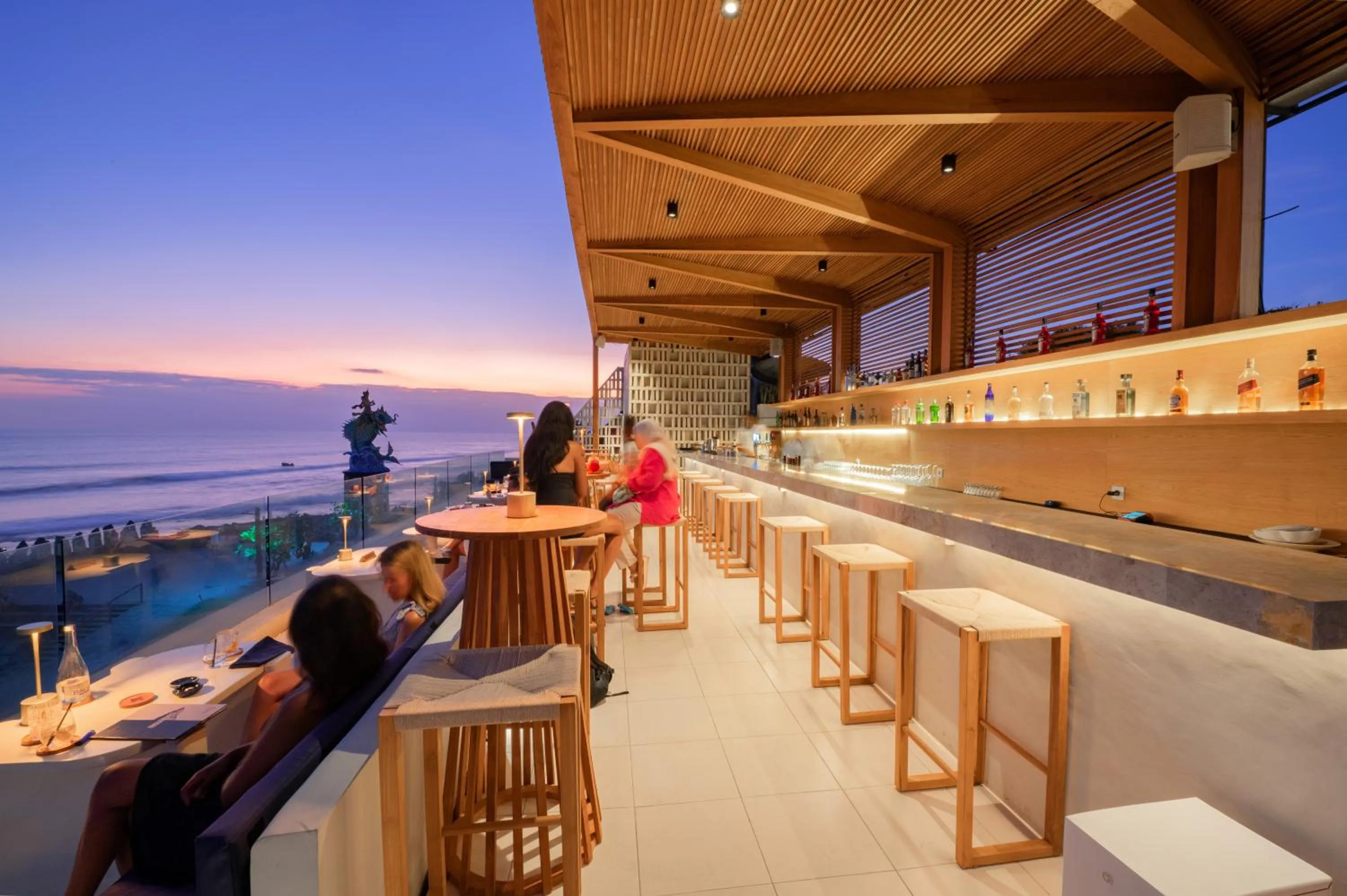 Restaurant/places to eat in Sau Bali Beach House Canggu