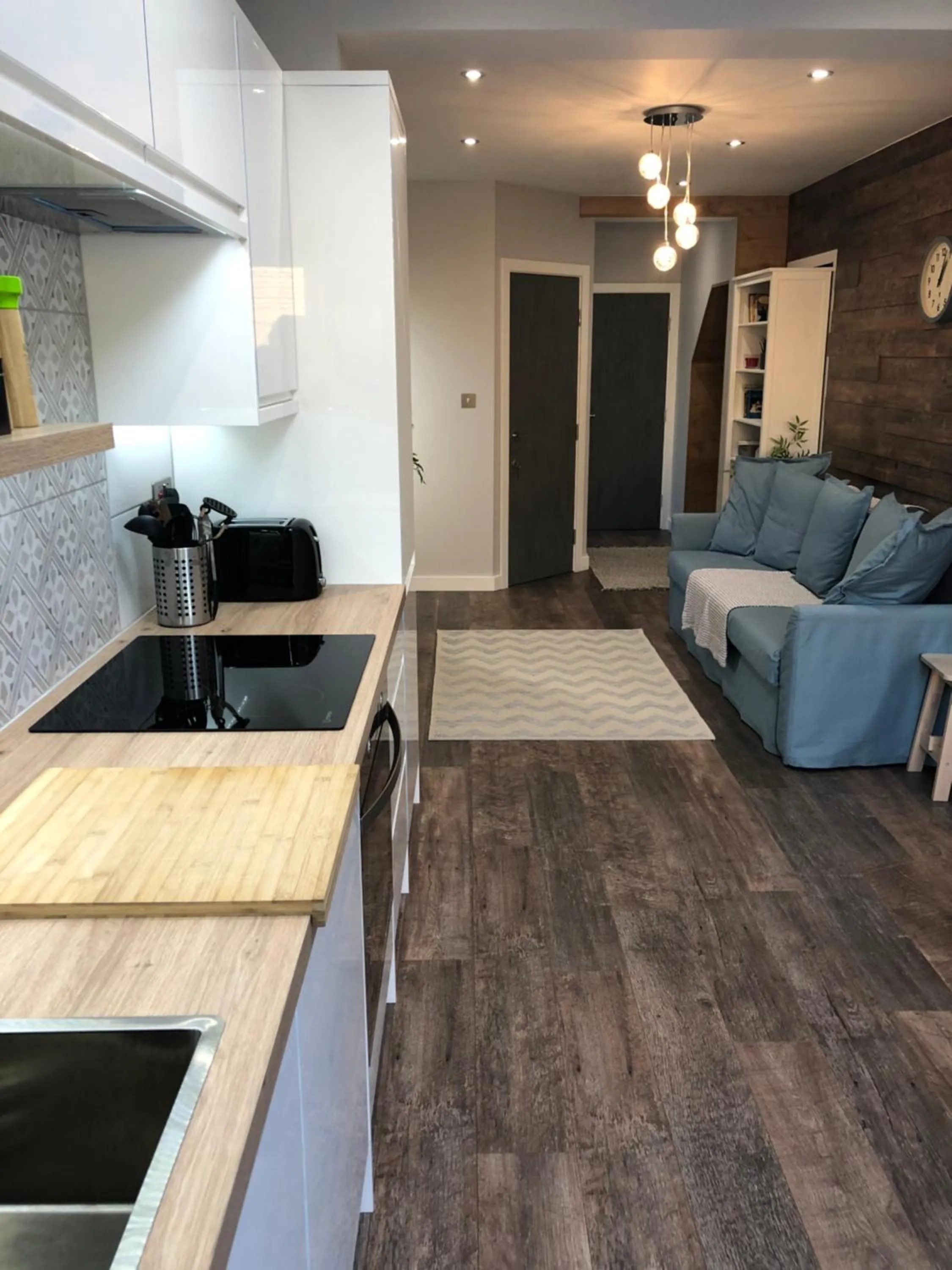 Kitchen or kitchenette in Carolyn’s Place