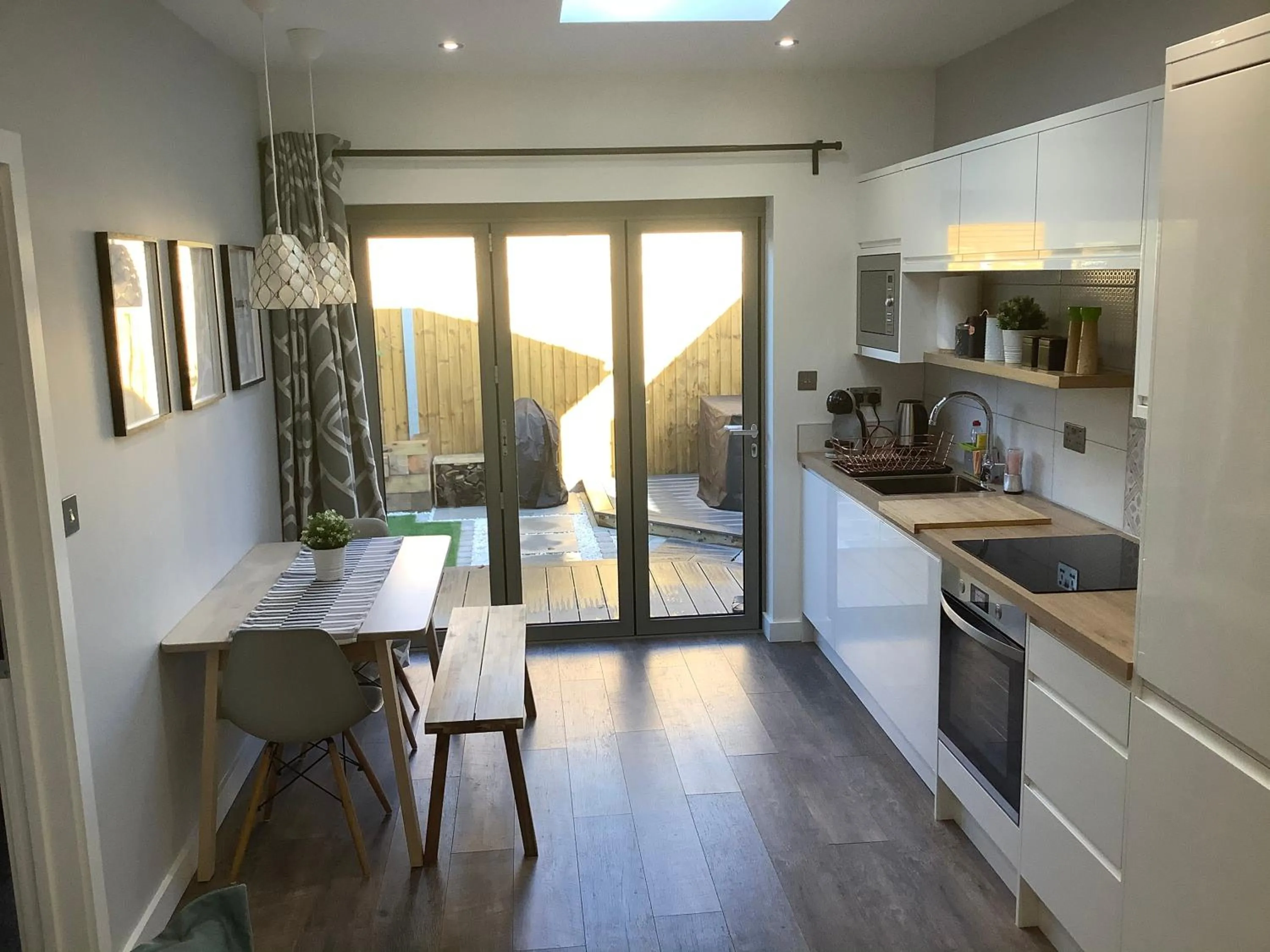 Kitchen or kitchenette in Carolyn’s Place