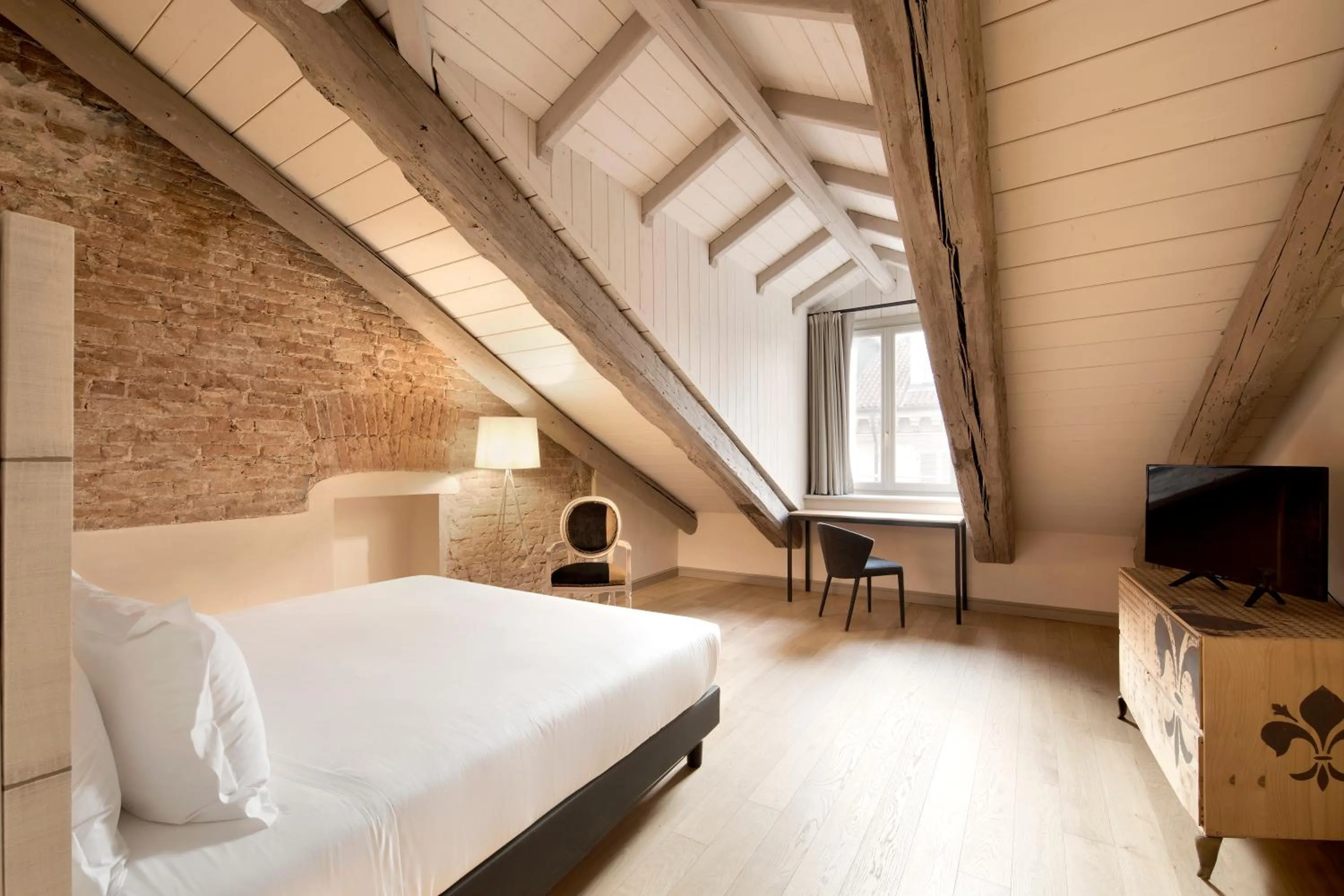 Decorative detail, Bed in Opera35 Boutique Hotel