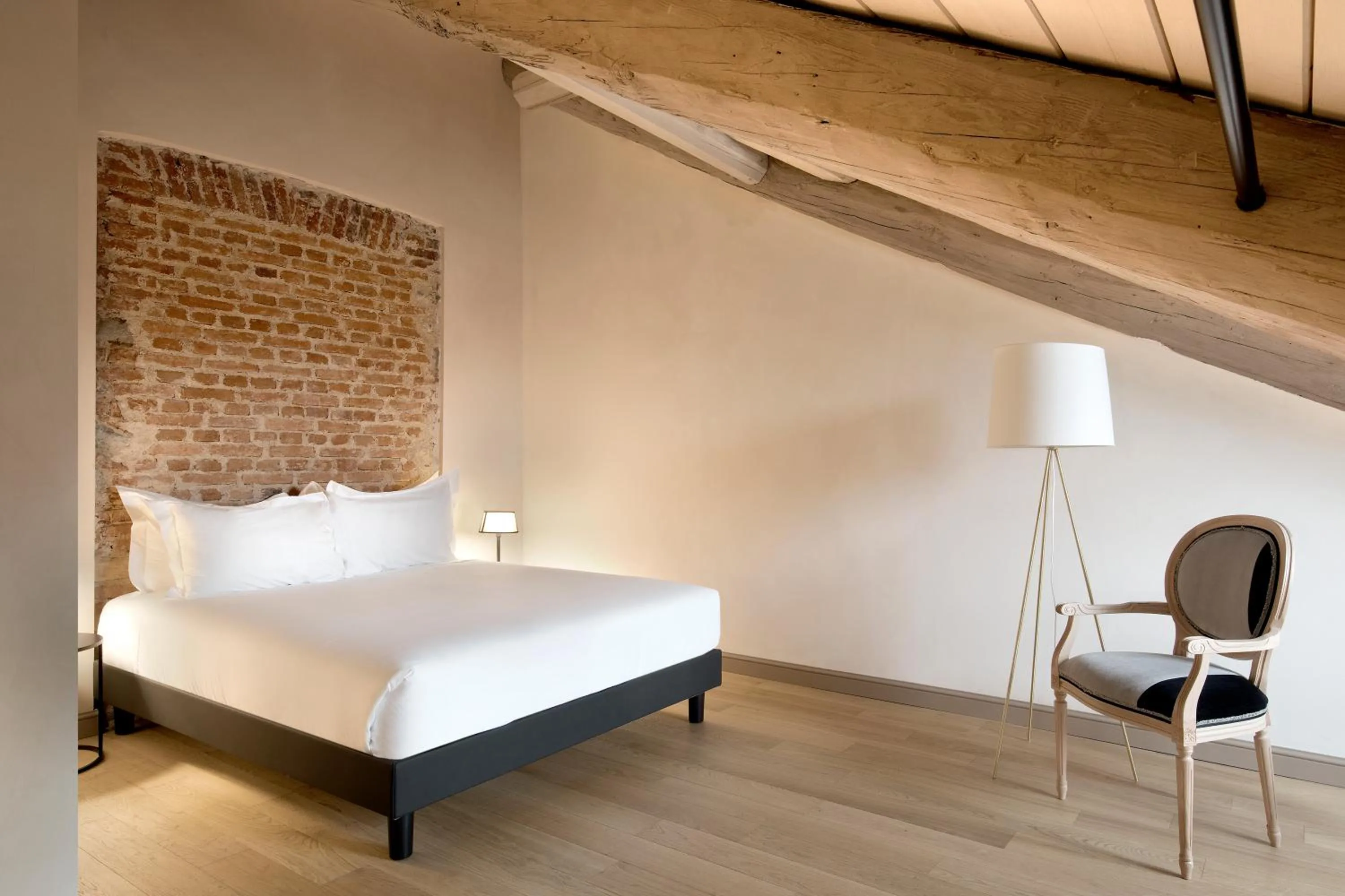 Bedroom, Bed in Opera35 Boutique Hotel