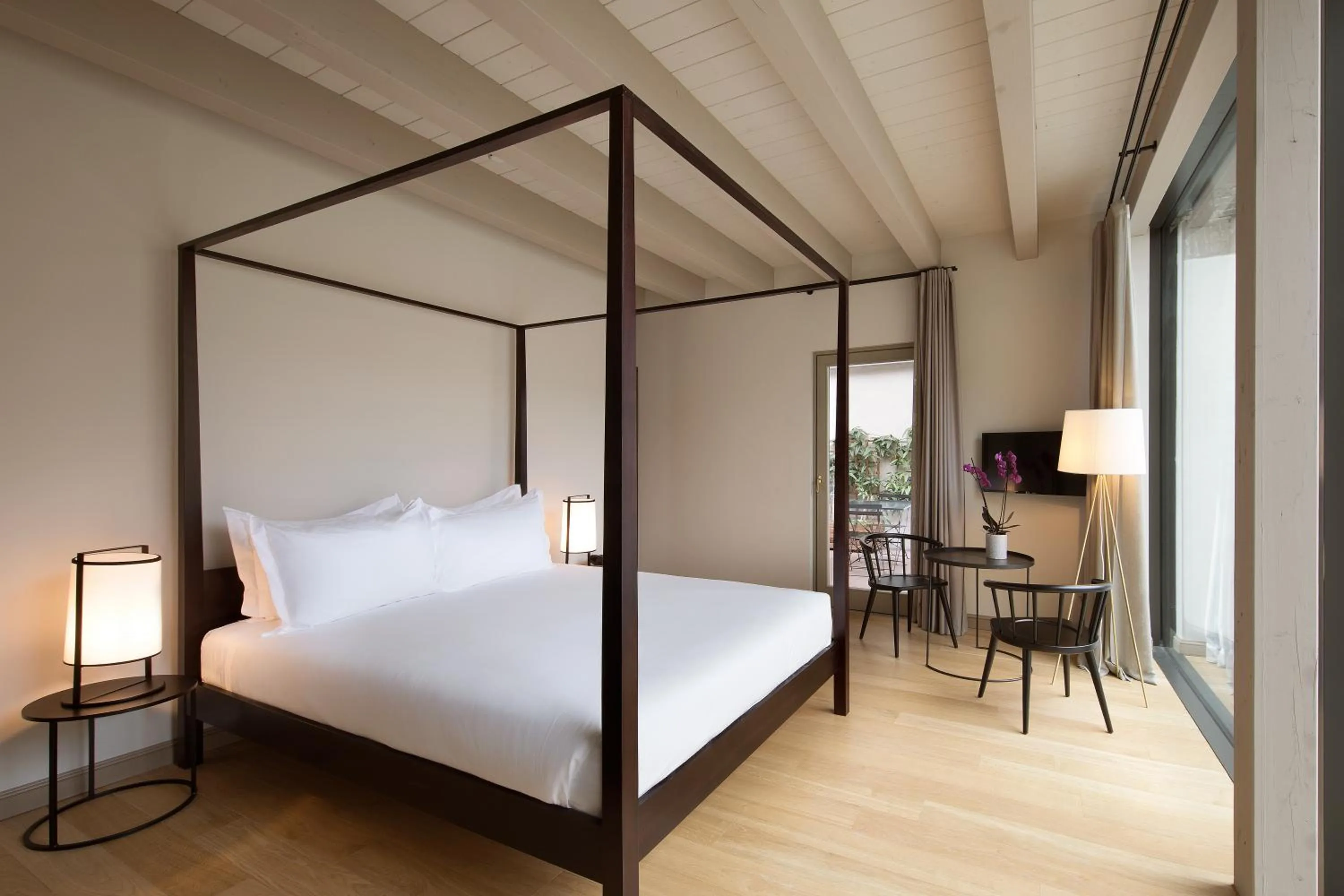 Bedroom, Bed in Opera35 Boutique Hotel