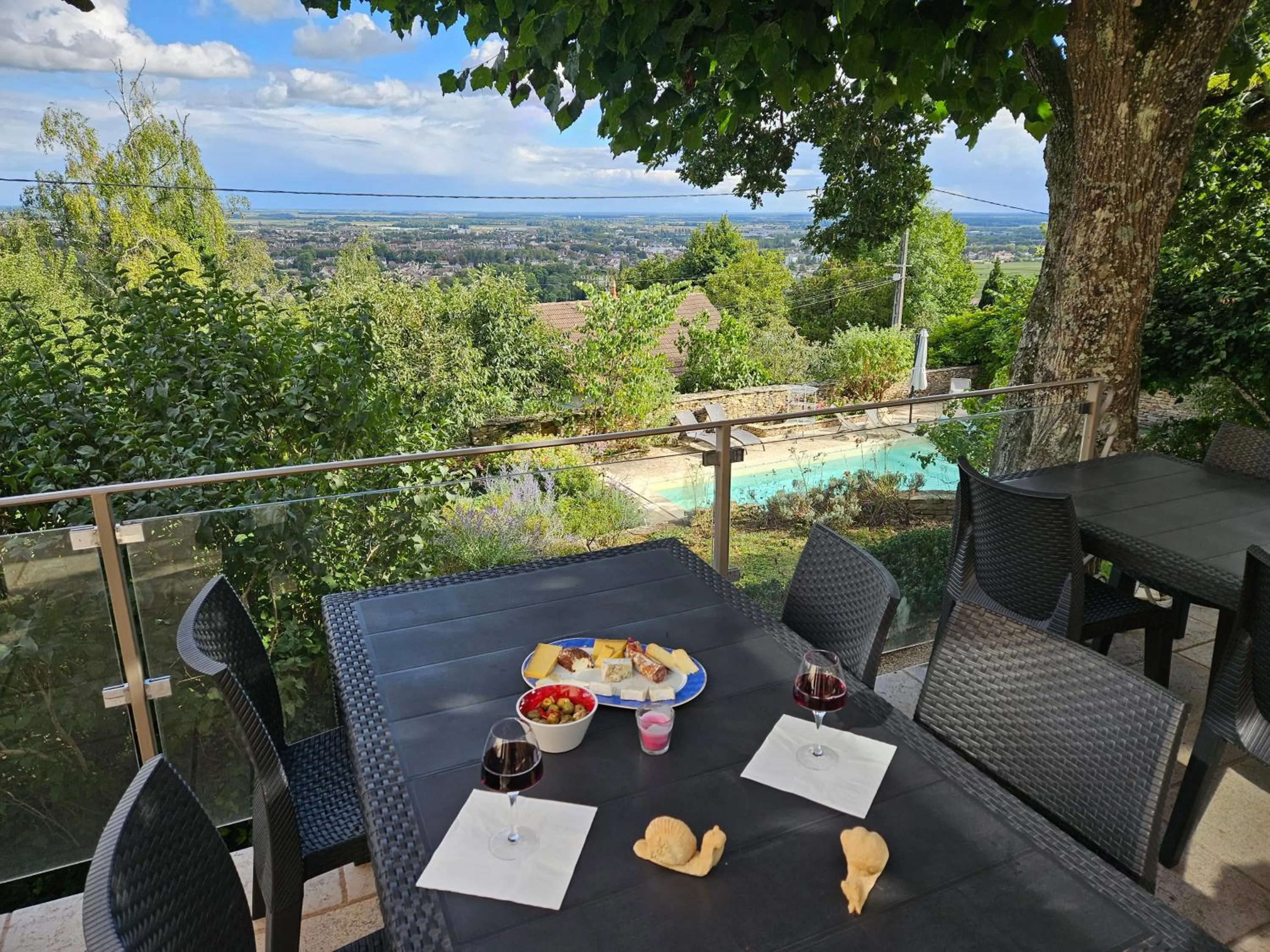 Patio in La Terre d'Or
