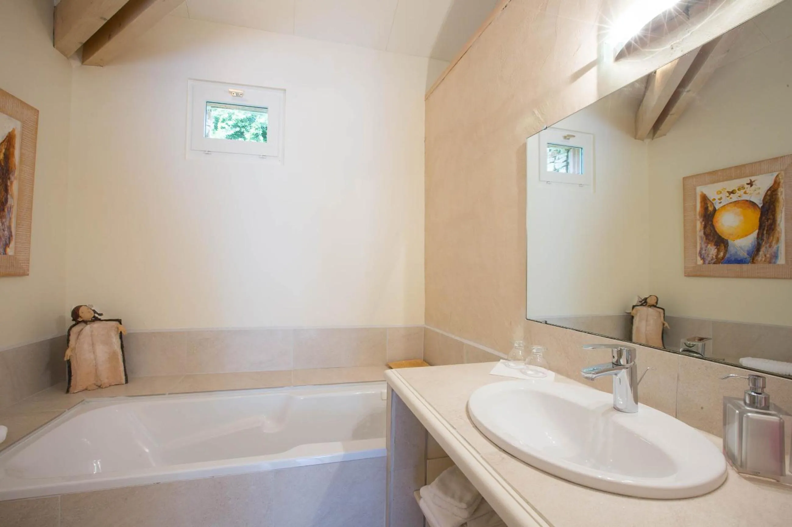 Bathroom in La Terre d'Or