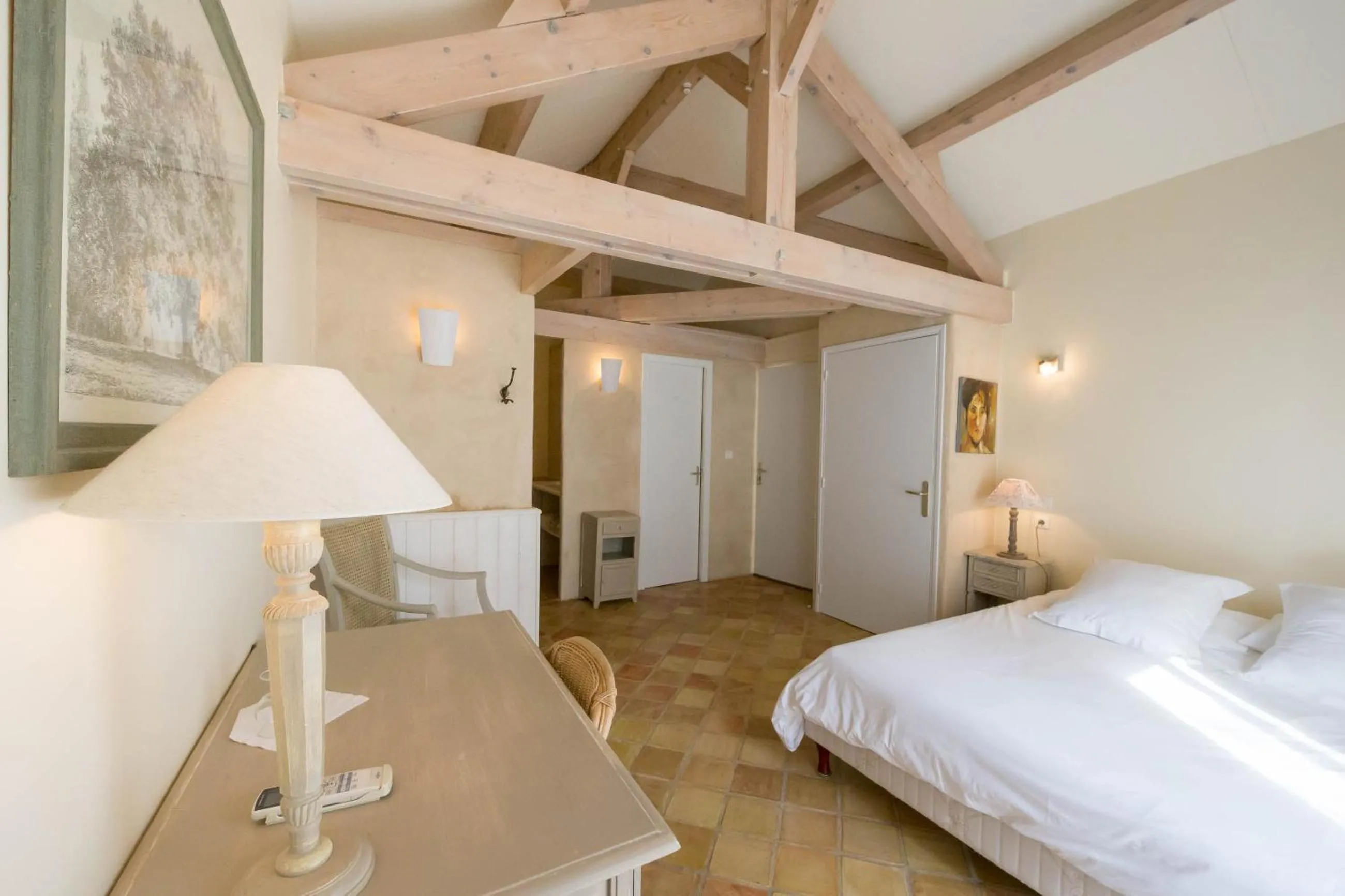 Photo of the whole room, Bed in La Terre d'Or