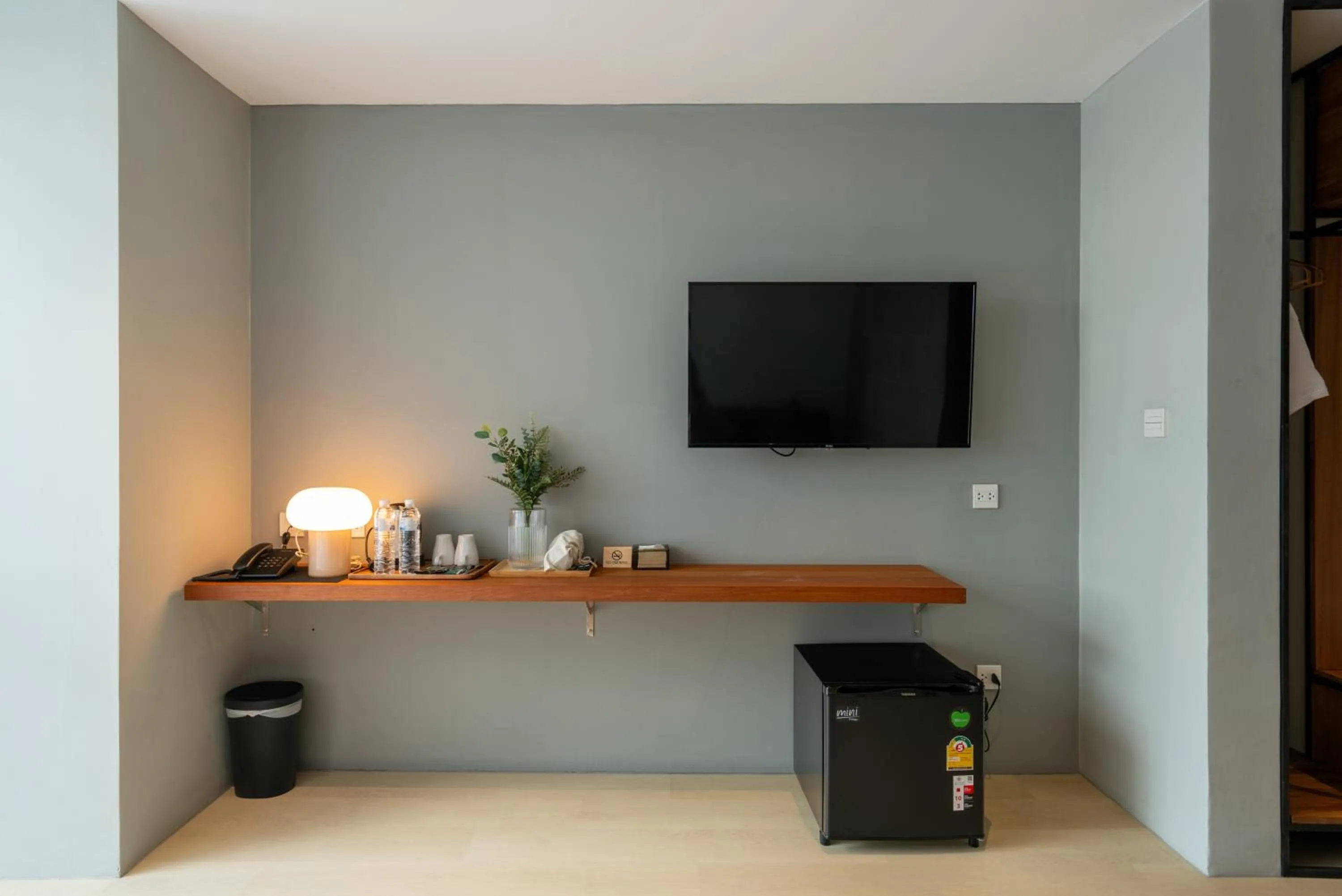 TV and multimedia in Woodstory Boutique Hotel