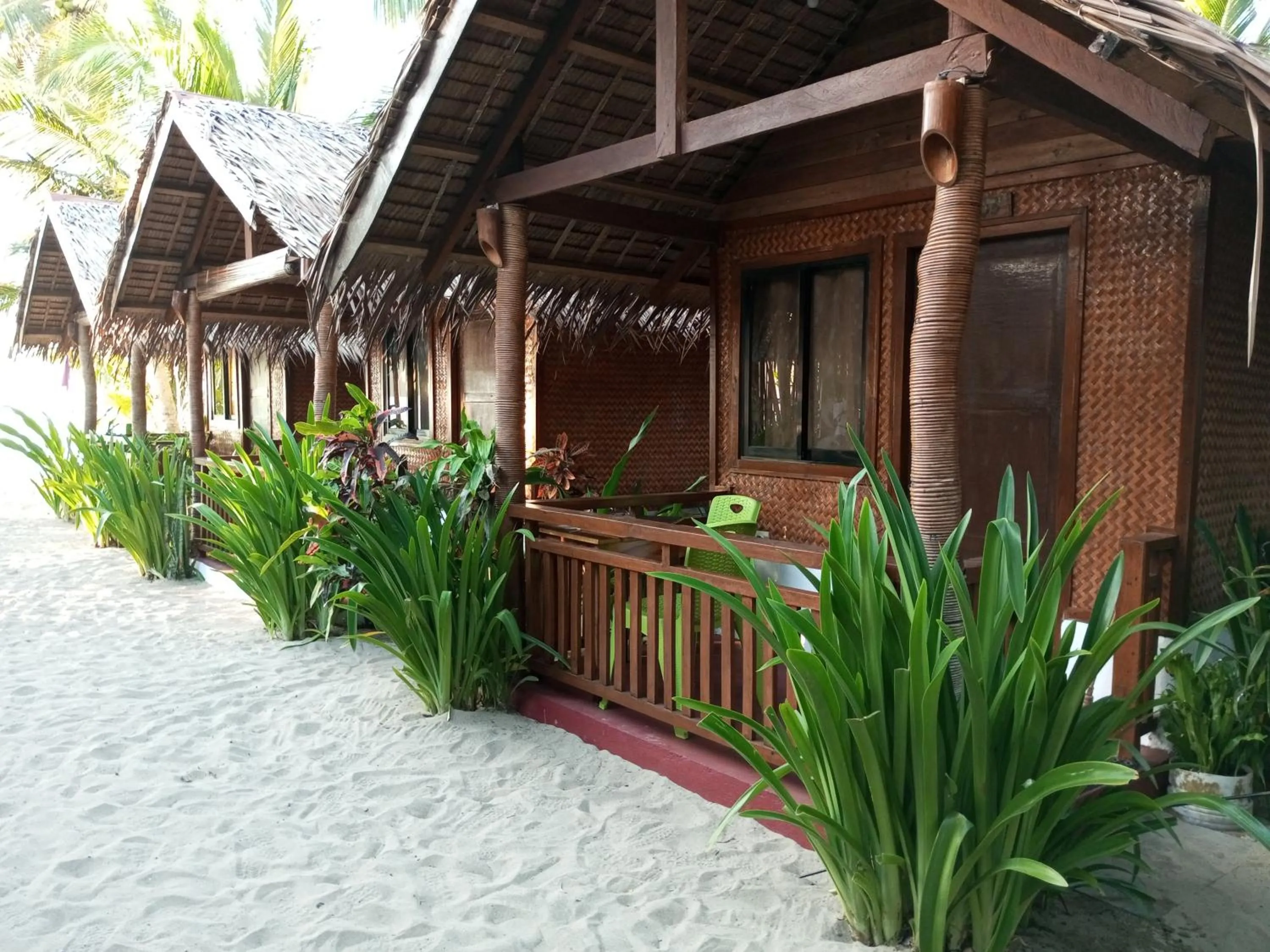 Zhaya's Beach & Cottages