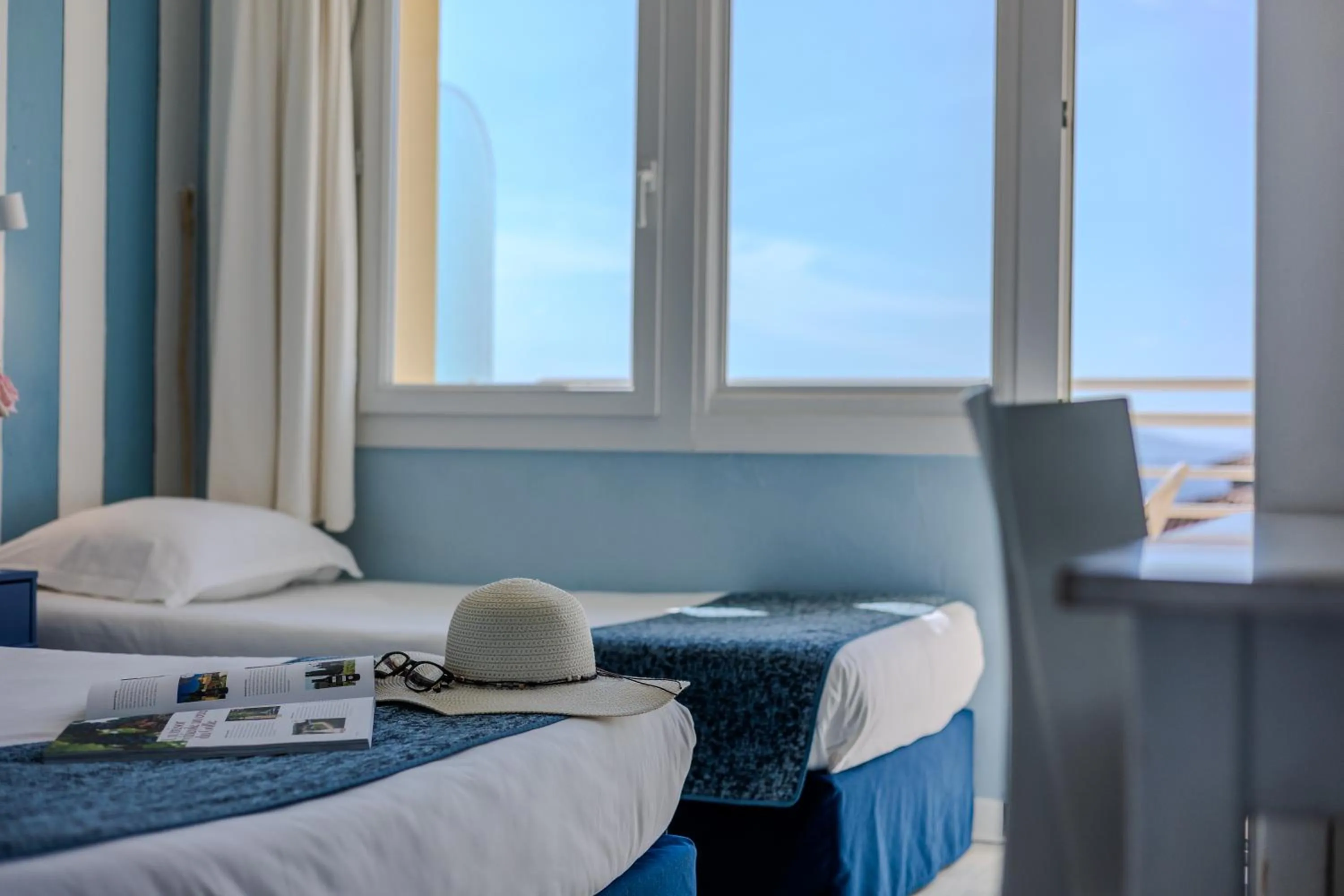 Balcony/Terrace, Bed in Cap Nègre Hôtel