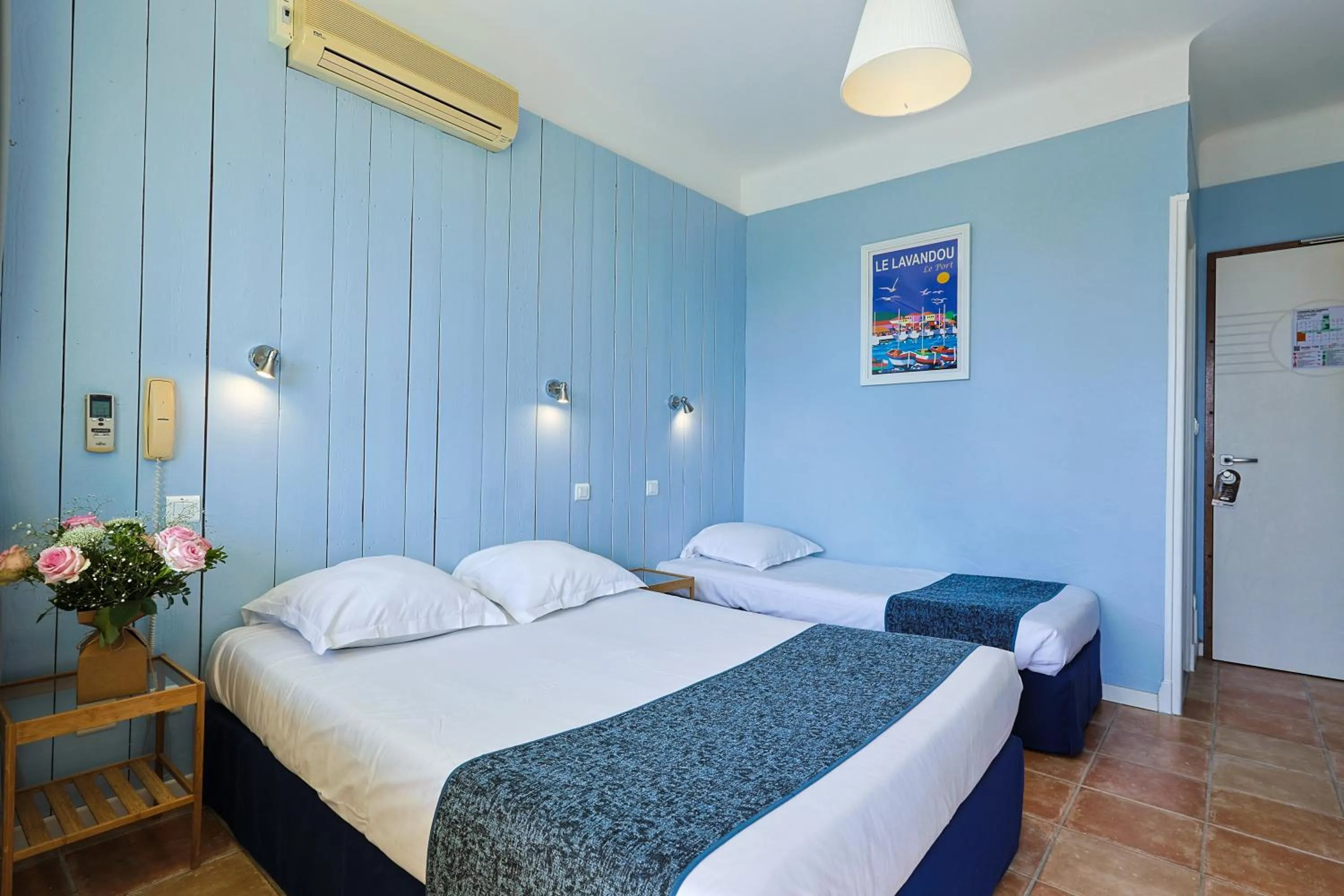 Balcony/Terrace, Bed in Cap Nègre Hôtel