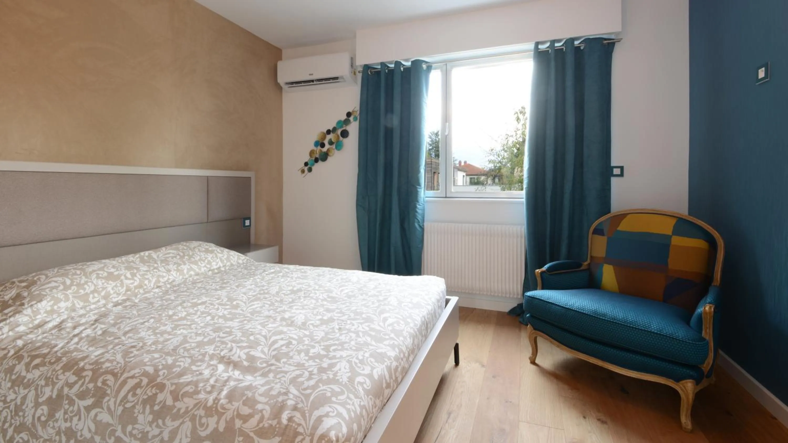 Bedroom, Bed in Villa Escapade Colmar avec parking