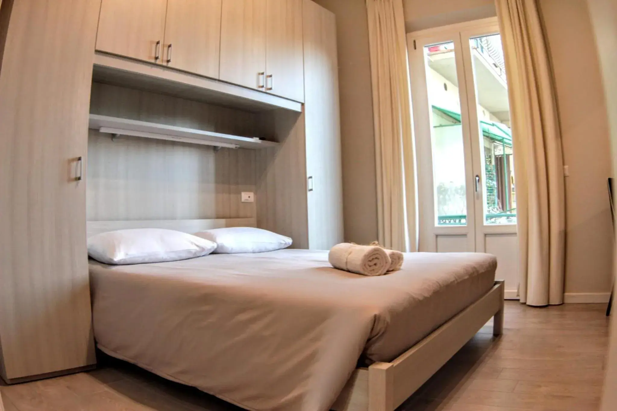 Deluxe Double Room with Balcony in Affittacamere Stazione Empoli Deluxe Double Room with Balcony in Affittacamere Stazione Empoli