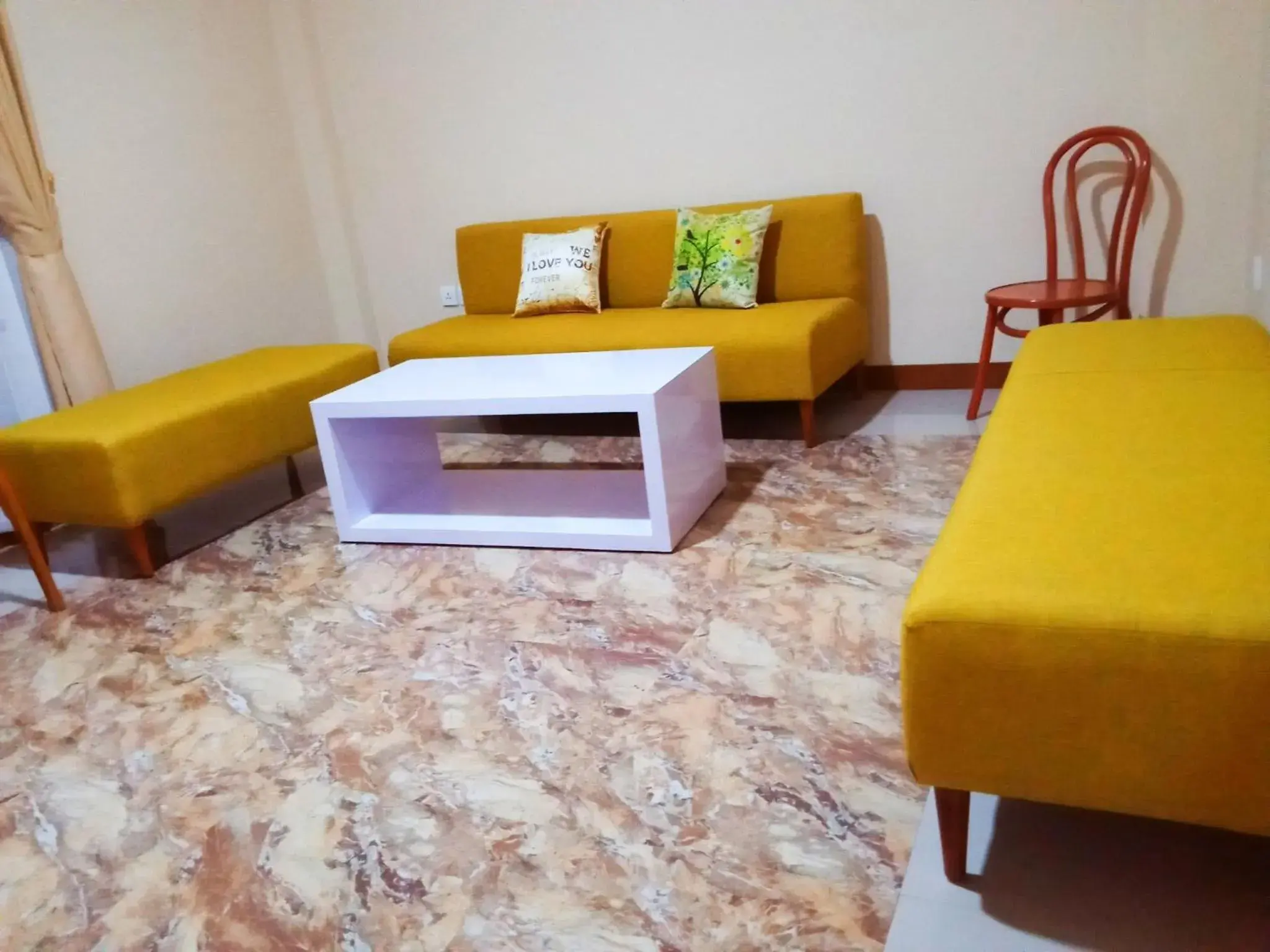 Seating area in Bluefire Homestay Syariah Seating area in Bluefire Homestay Syariah