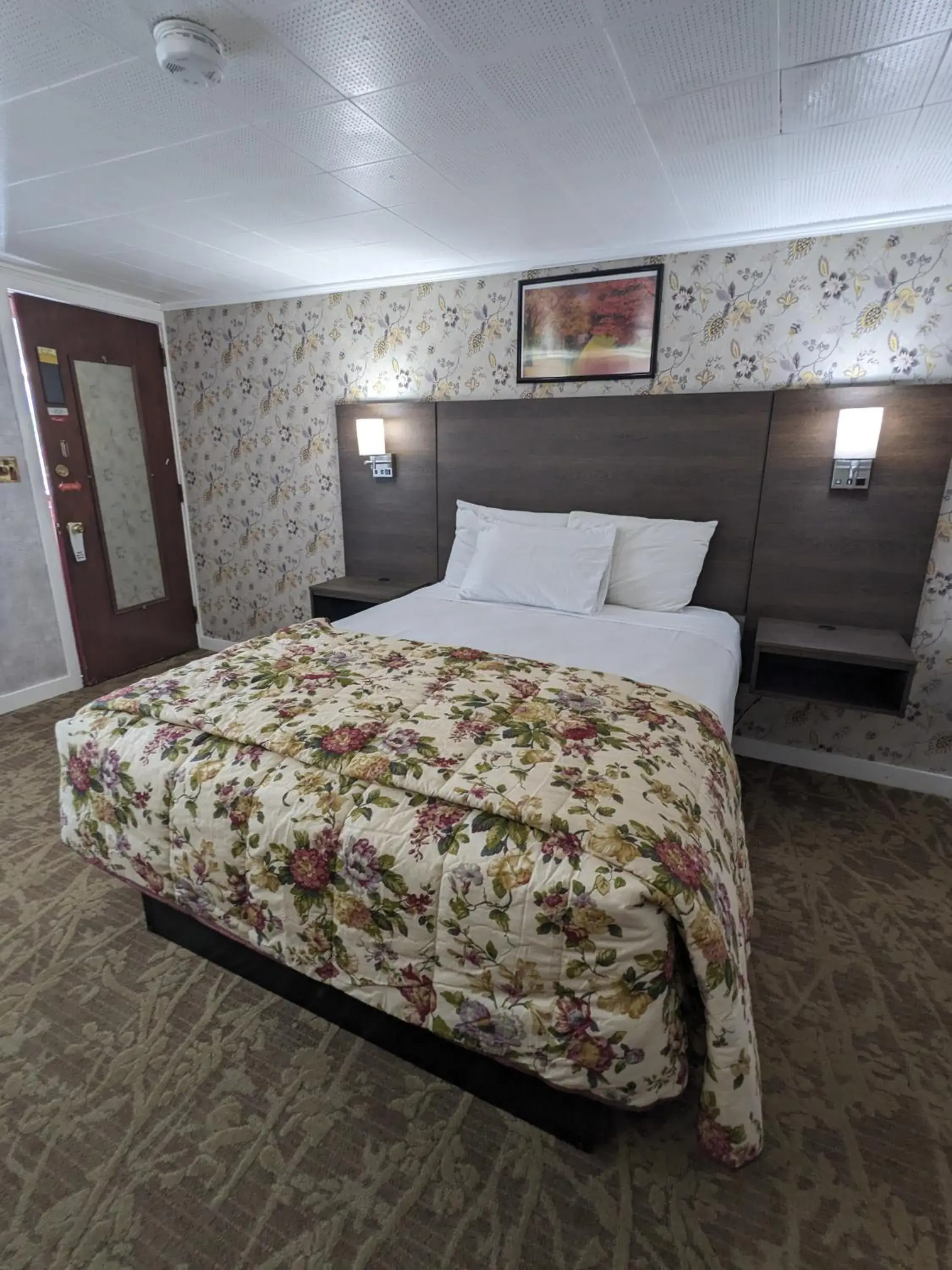Bed in Bennington Motor Inn Bed in Bennington Motor Inn