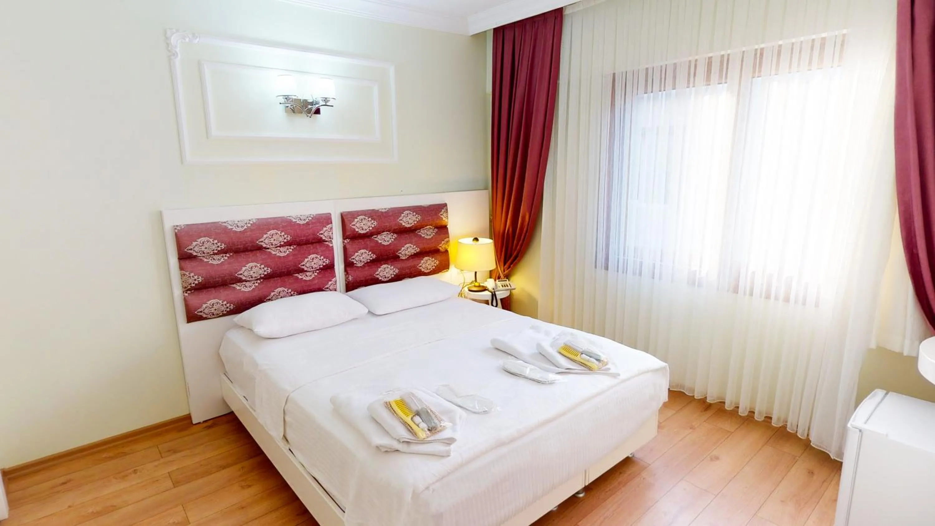 Bed in The Wolf Hotel