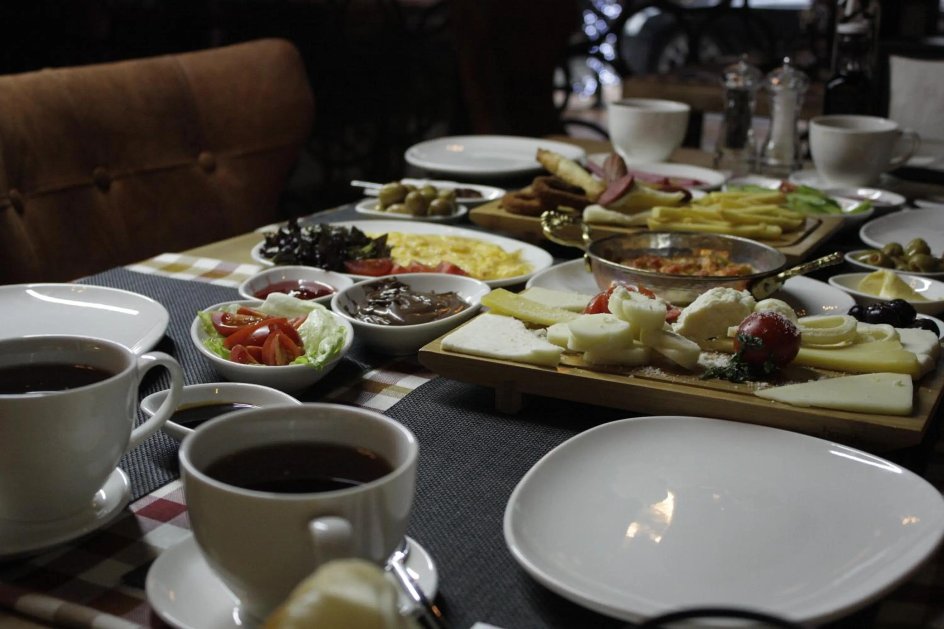 Food and drinks in The Wolf Hotel