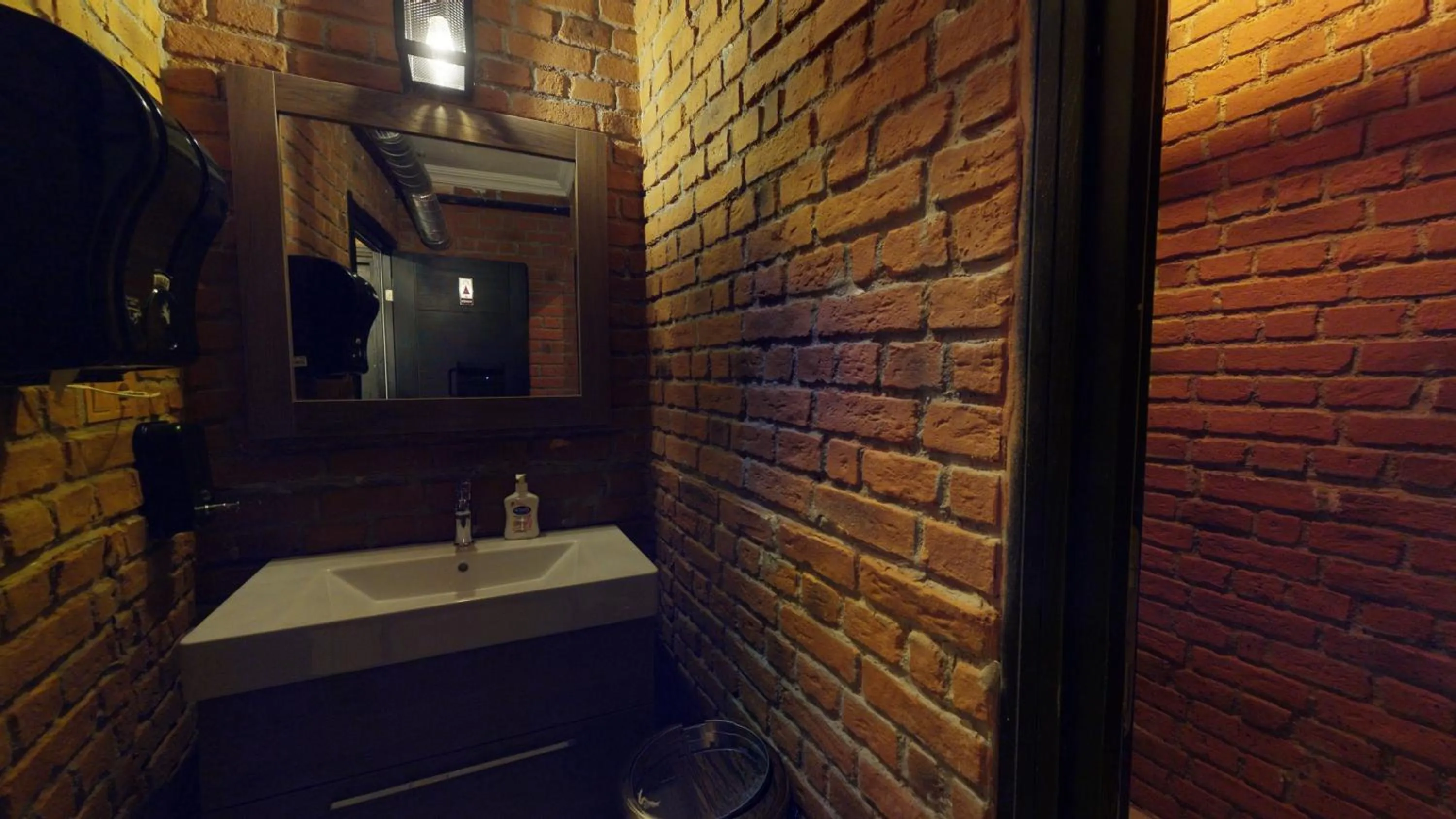 Toilet in The Wolf Hotel