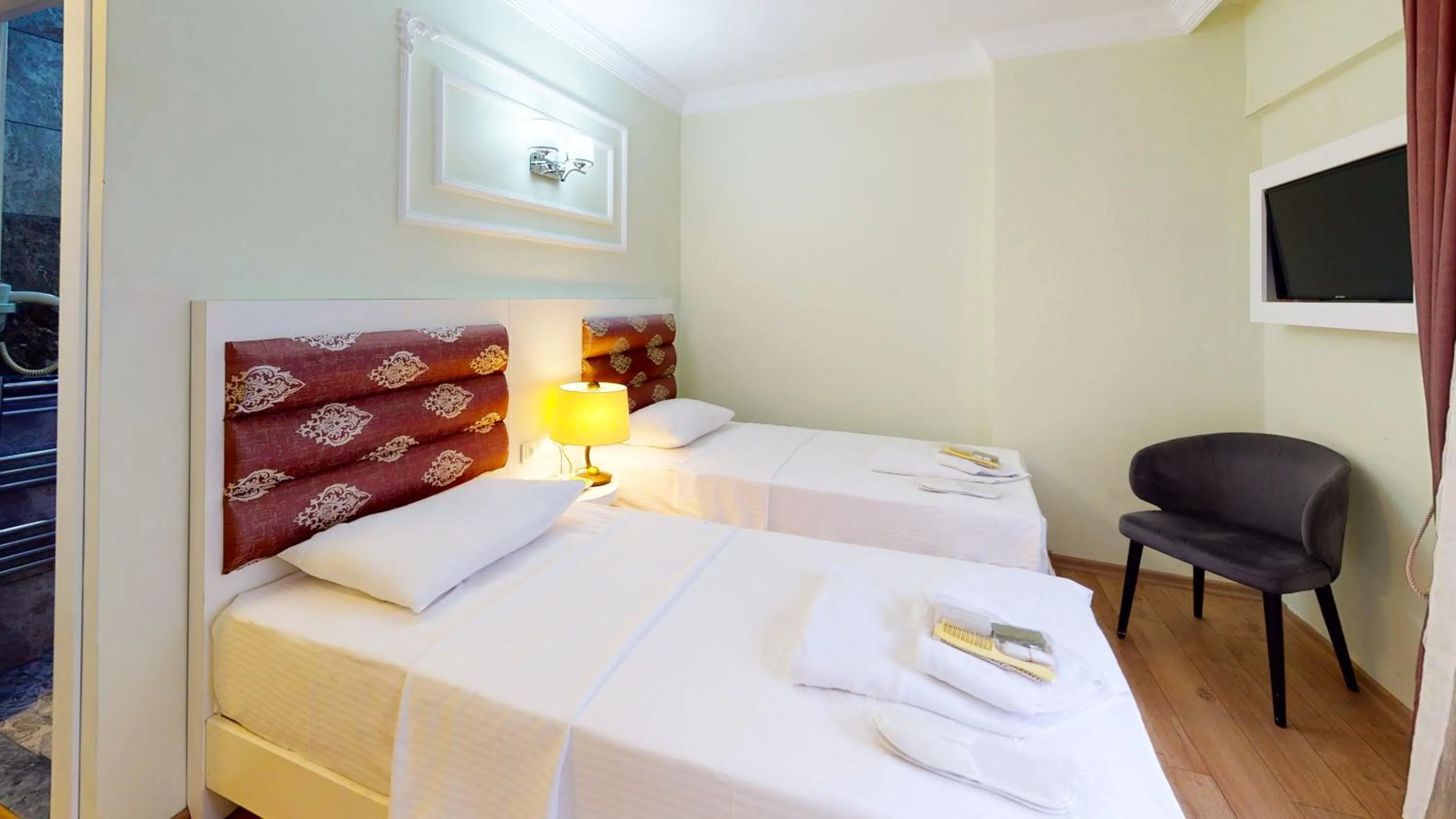 Bed in The Wolf Hotel